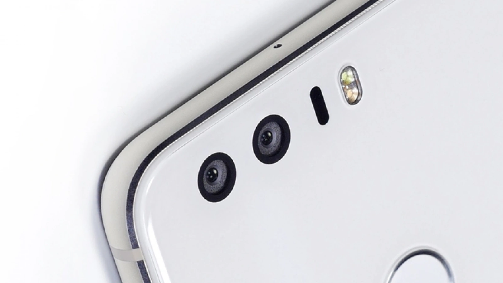 Huawei lucrează la un telefon cu cameră duală în faţă şi cameră duală în spate, cu numele de cod "Rhone"
