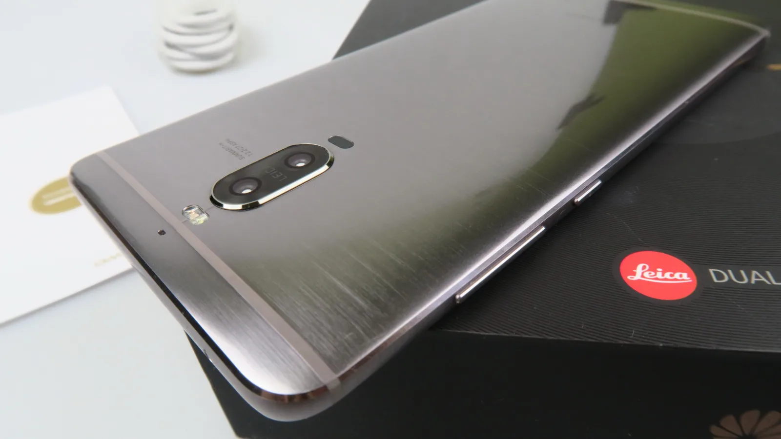 Huawei Mate 9 PRO: Baterie numai bună de seriale şi jocuri