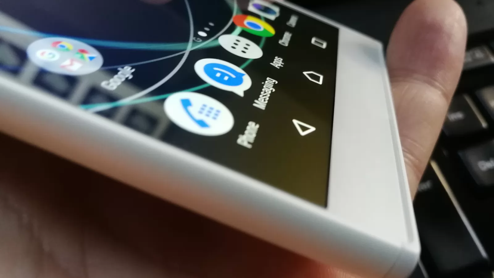 Sony Xperia L1: Conectivitate destul de modernă, fără "gremlini"