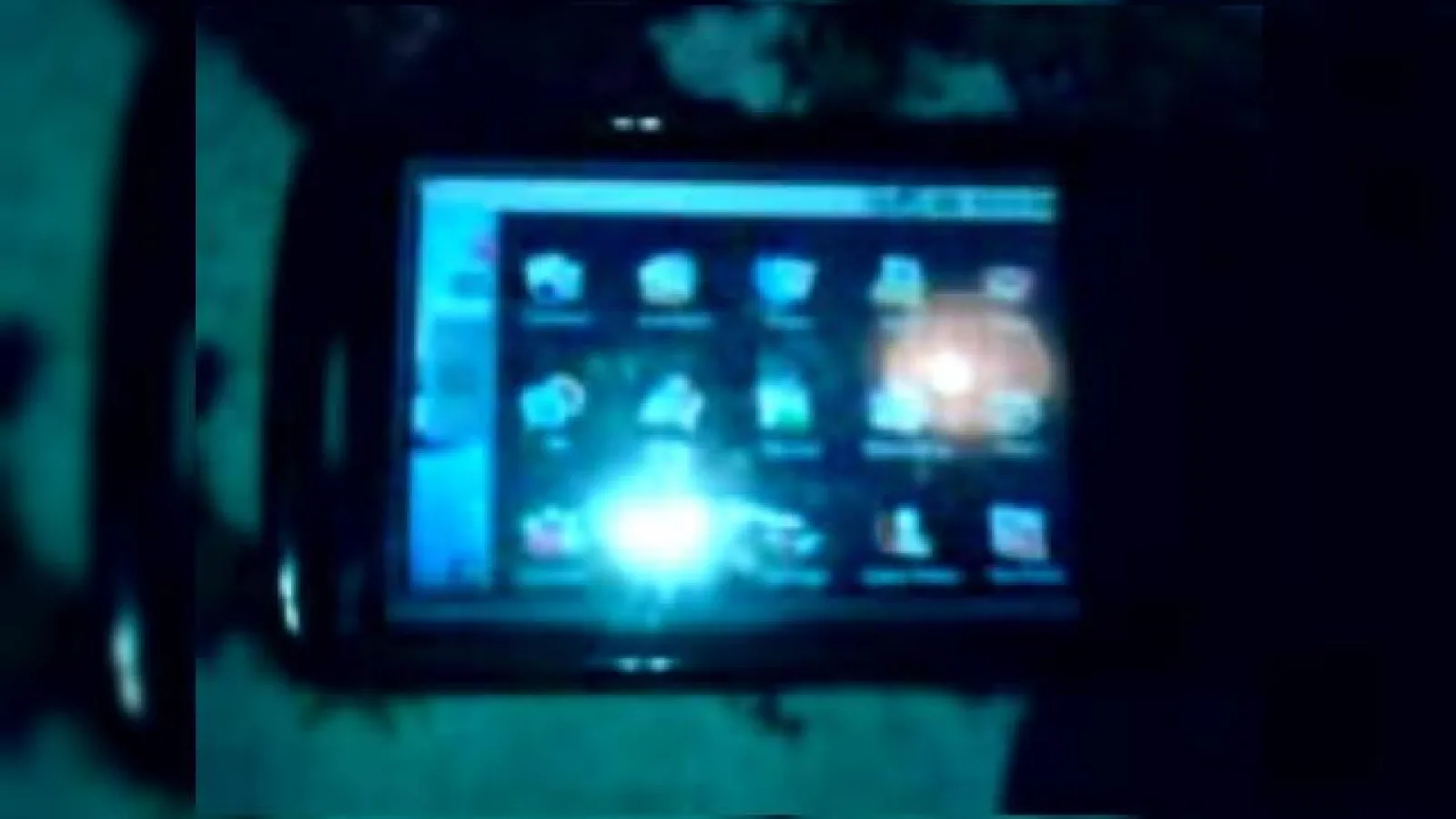 Android ruleaza pe HTC Touch HD si laptopul HP 2133 (Video)