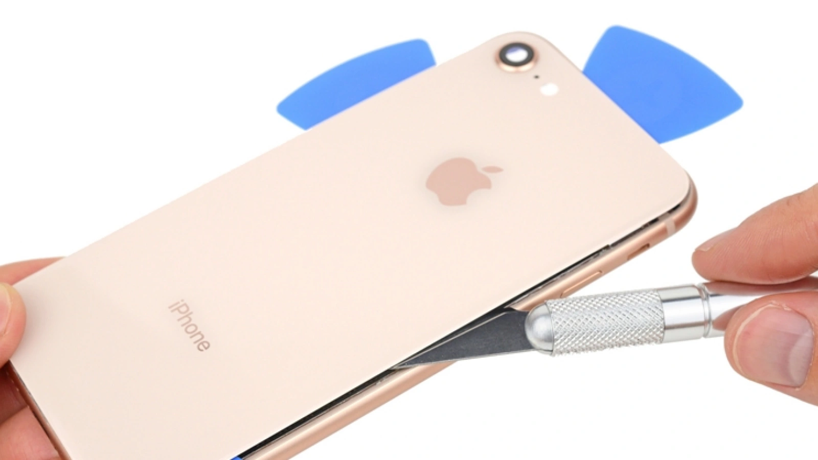 iFixit pune mâna pe iPhone 8; aflăm cât de ușor poate fi reparat noul smartphone și ce capacitate are bateria