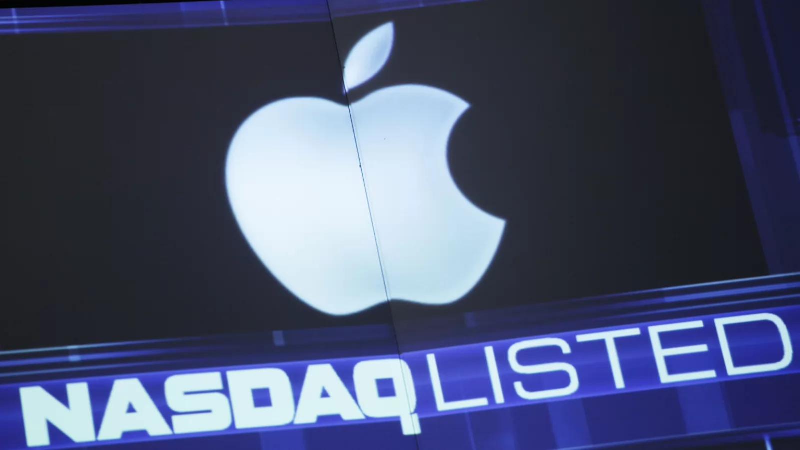 Dacă vânzările globale privind iPhone 8 sunt ca în România, Apple are o problemă serioasă