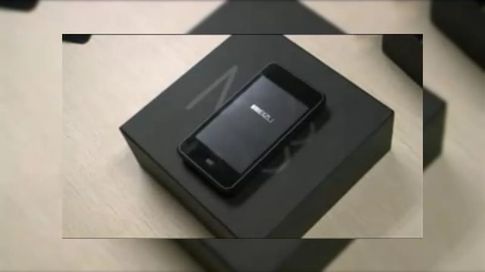 Meizu M8, celebra clona iPhone, gata de lansare