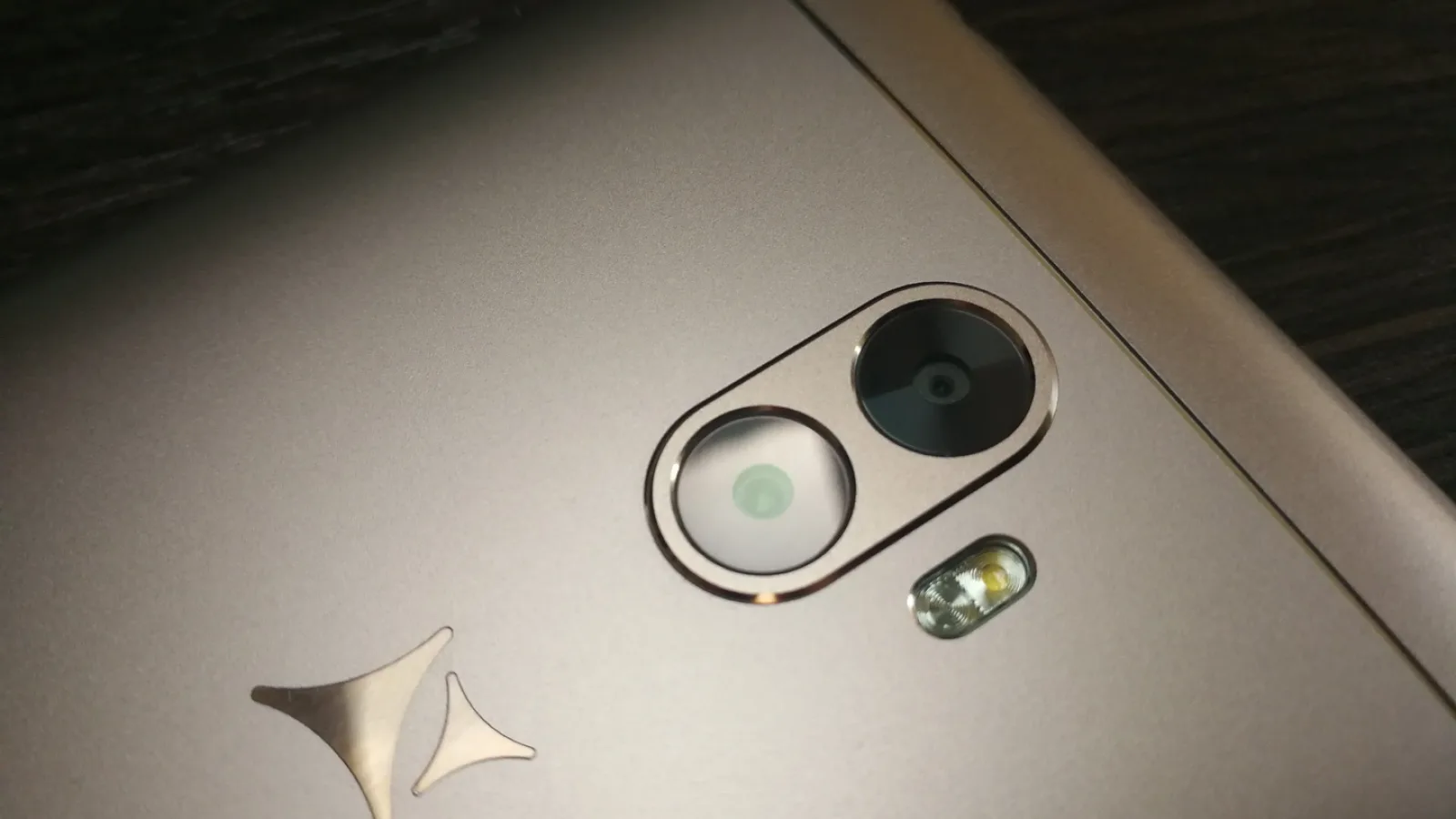 Allview X4 Soul Xtreme: Camera ridică stacheta pentru modelele Allview în general