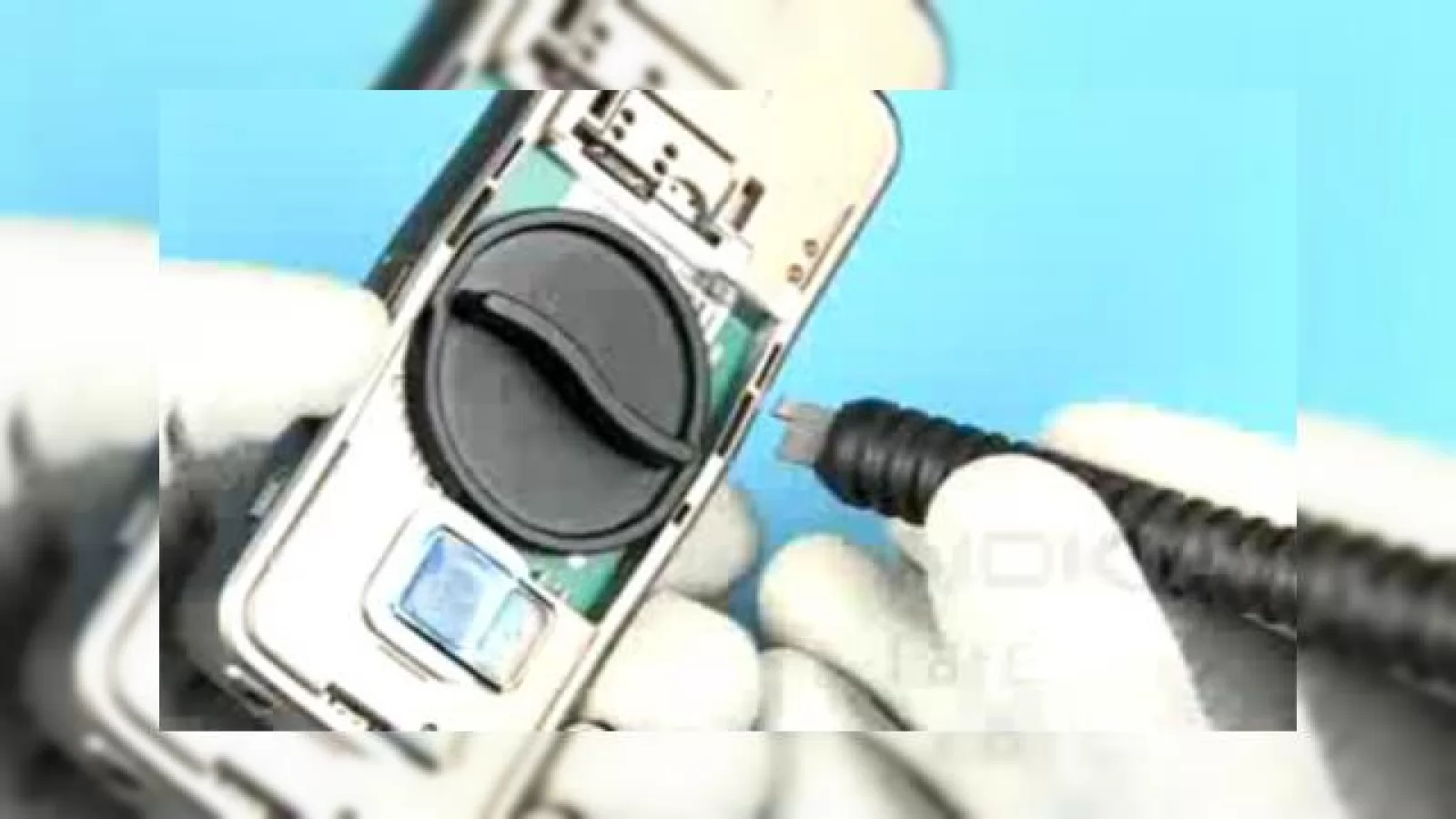 Asamblarea/dezasamblarea unui Nokia N78 (Video)