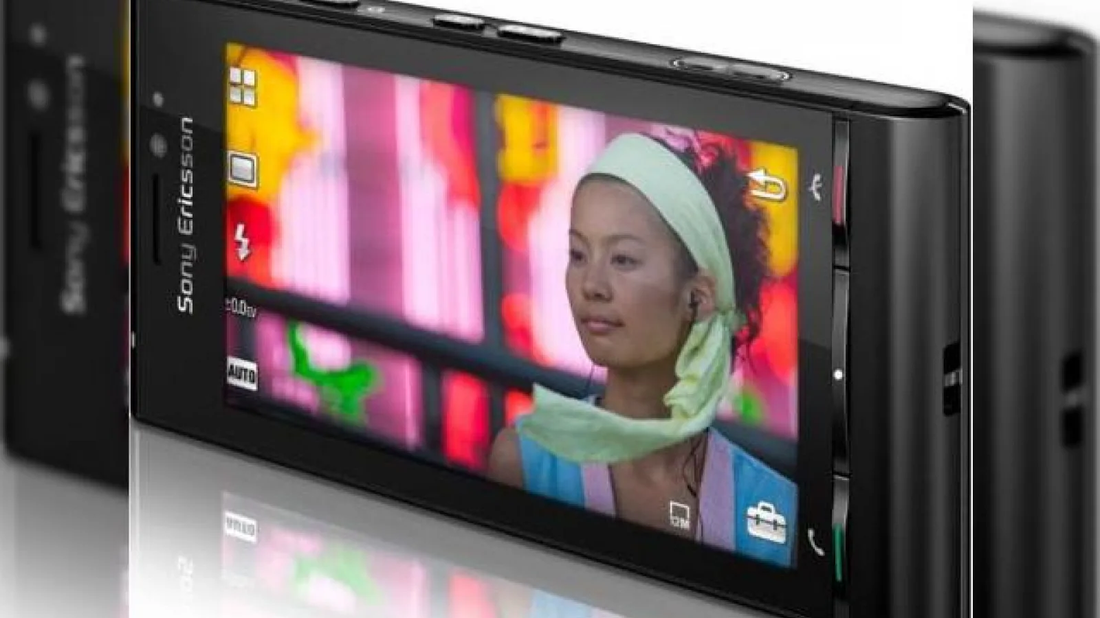 Sony Ericsson anunta telefonul Idou, dotat cu camera de 12 megapixeli