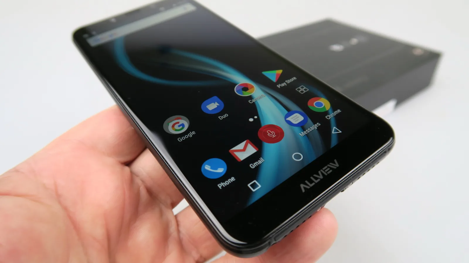 Allview X4 Soul Infinity N Unboxing: telefonul românesc cu ecran edge-to-edge şi asistent AVI e aici (Video)