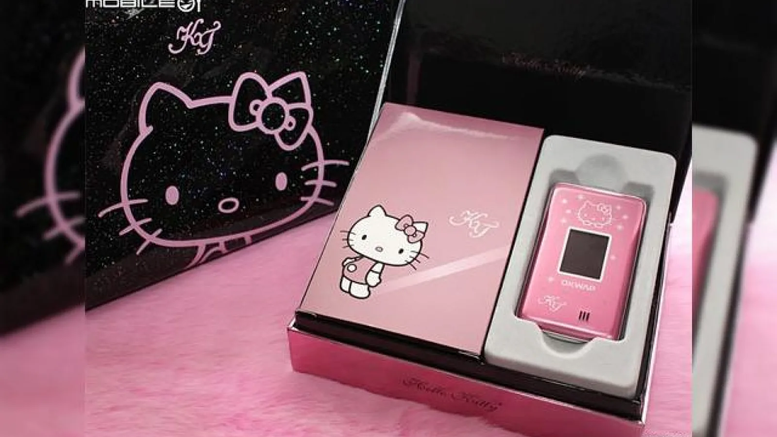 Un telefon roz Hello Kitty pentru domnisoarele sarbatorite in aceasta luna