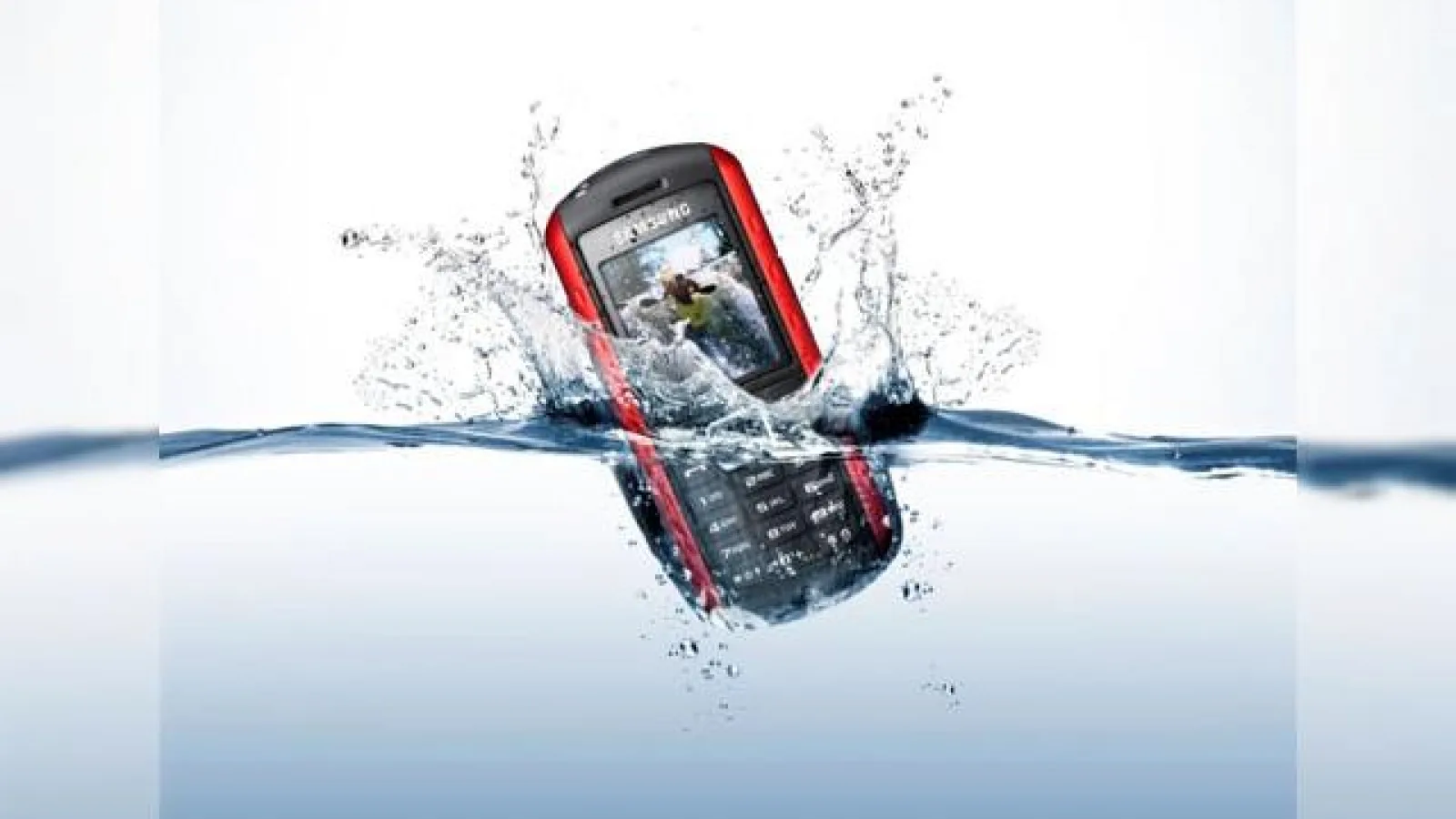 Samsung prezinta telefonul Xplorer, destinat activitatilor in aer liber