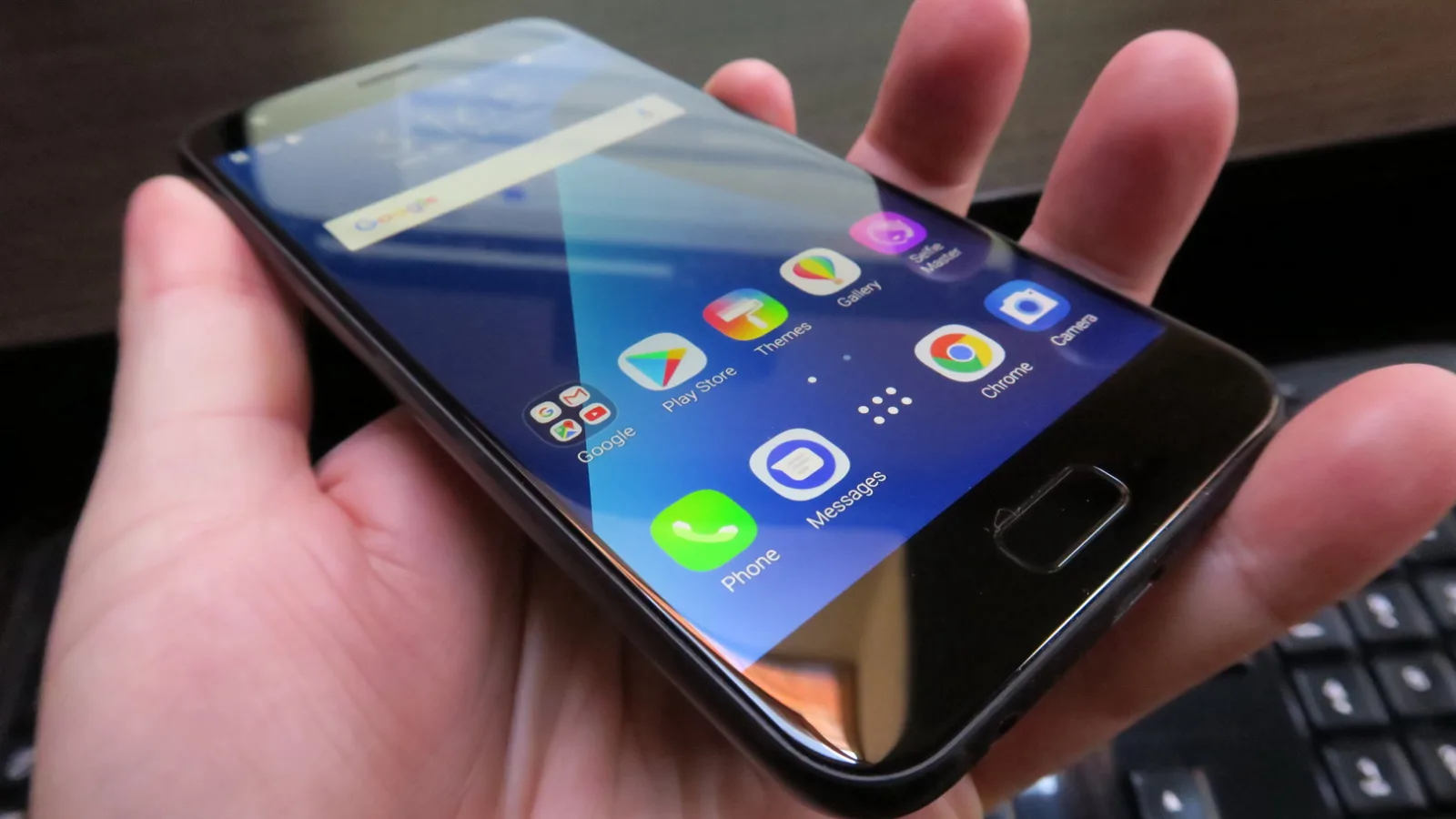 ASUS ZenFone 4 (ZE554KL): OS, UI, aplicaţii cu un nou suflu, mai light şi mai aerisit