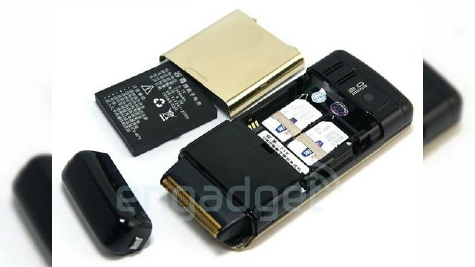 Telefonul aparat de barbierit Cool758, un dual SIM "taios"