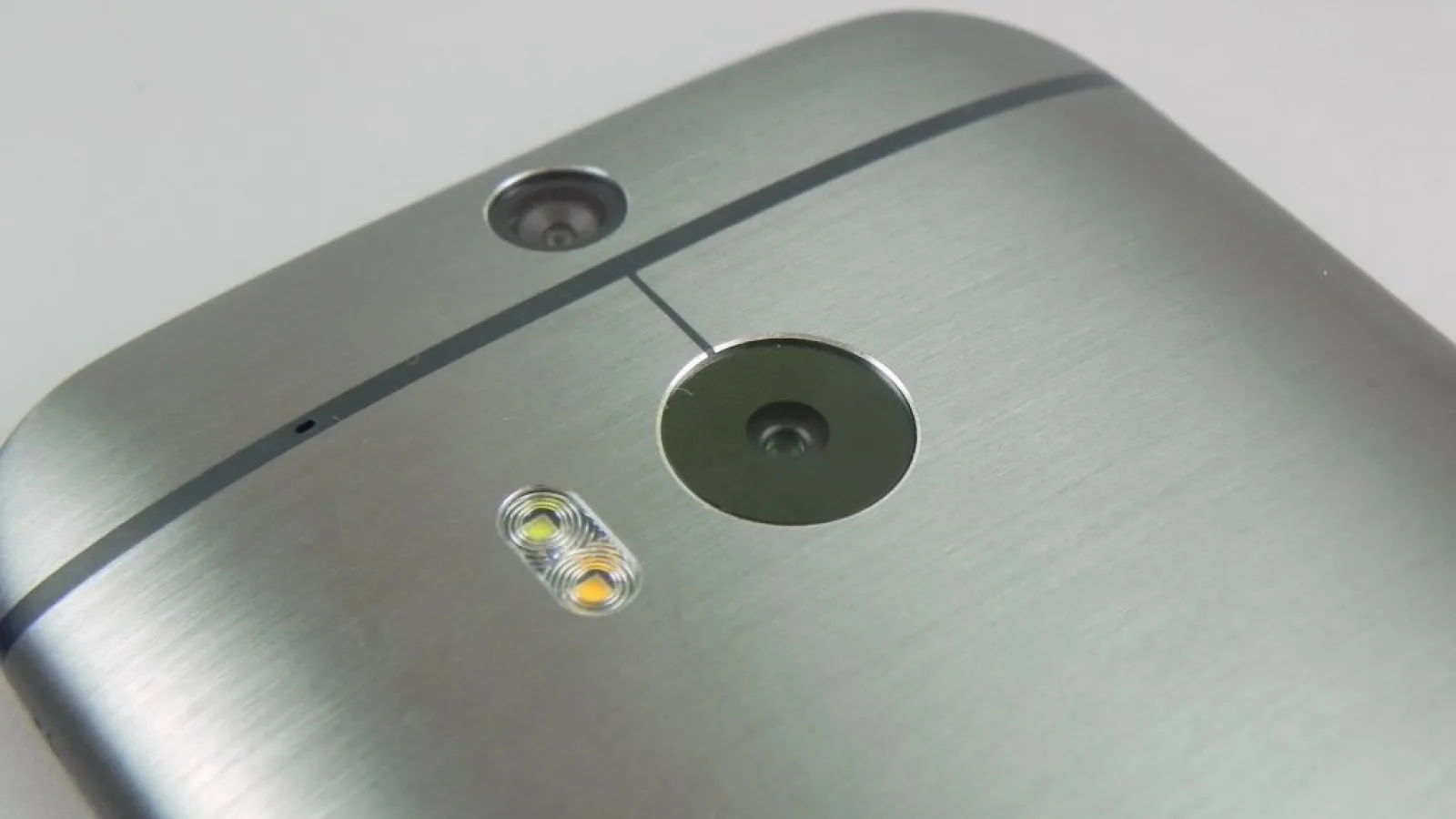 HTC One M8 Review: un HTC "ONEderful", cu acustică și ecran fără cusur, cameră nu foarte convingătoare (Video)