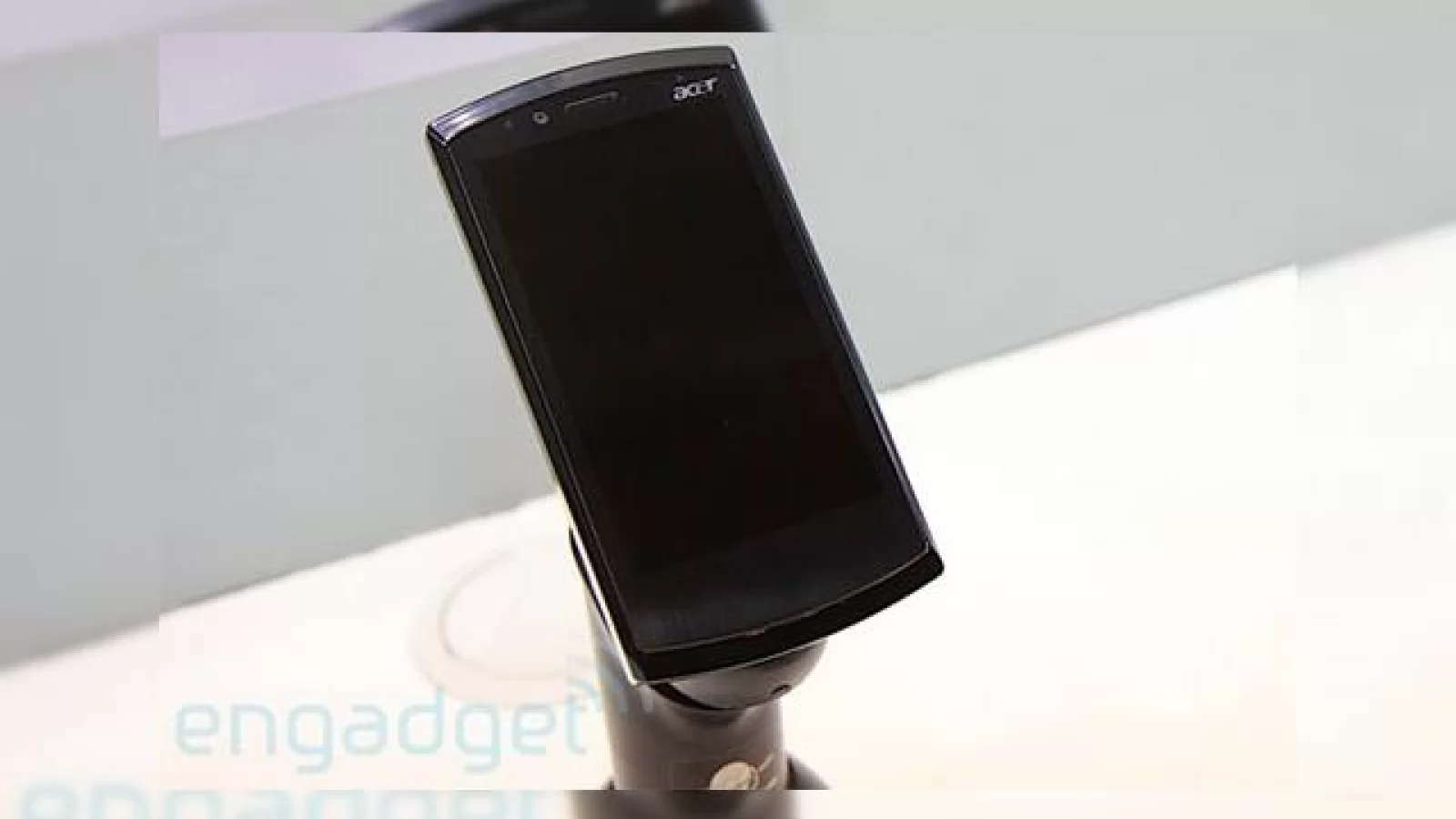 Smartphone-ul Acer F1 va sosi in septembrie, cu procesor Snapdragon de 800 MHz?