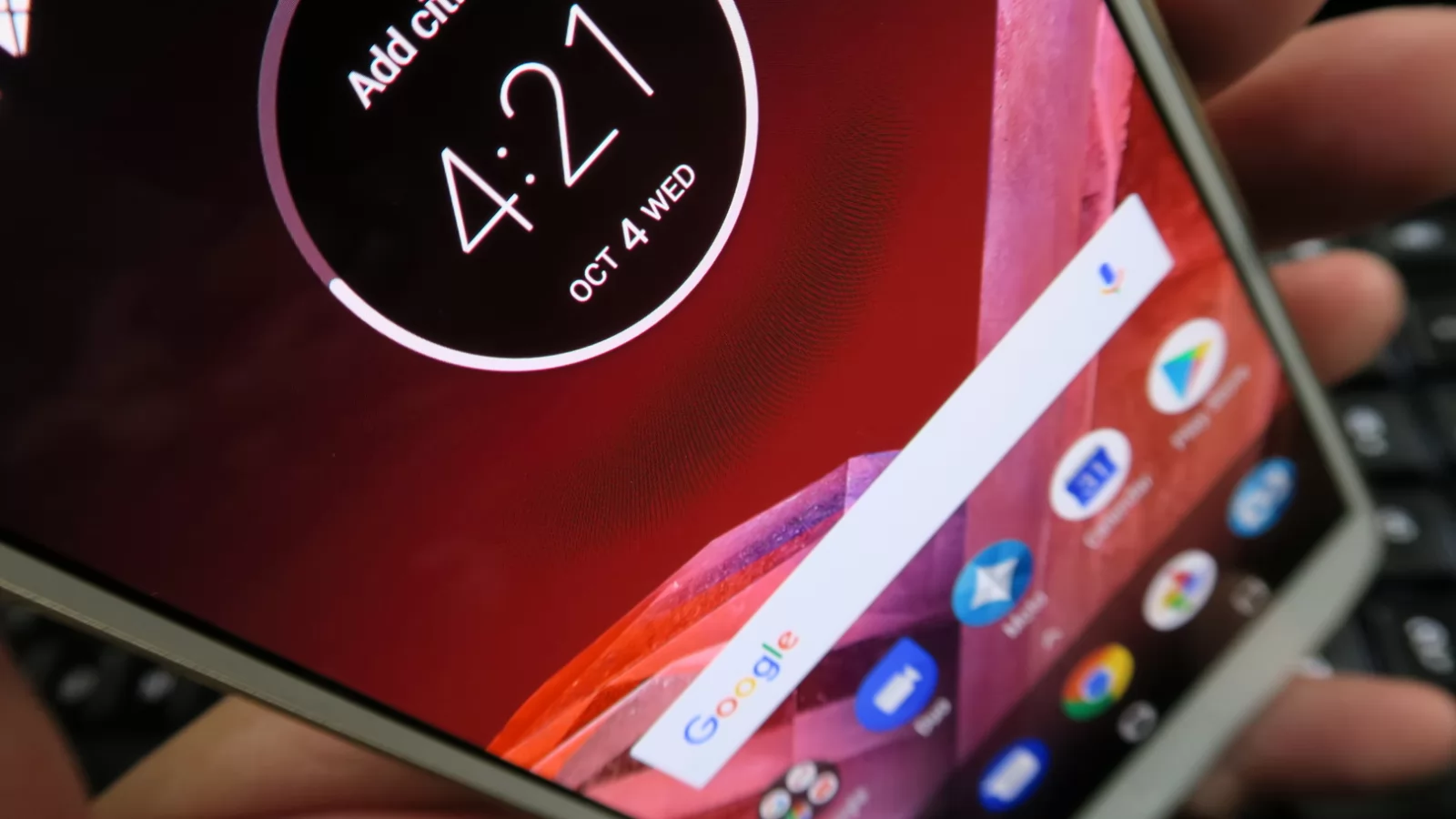 Motorola Moto Z2 Play: OS, UI, aplicaţii super curate, stock şi vanilla