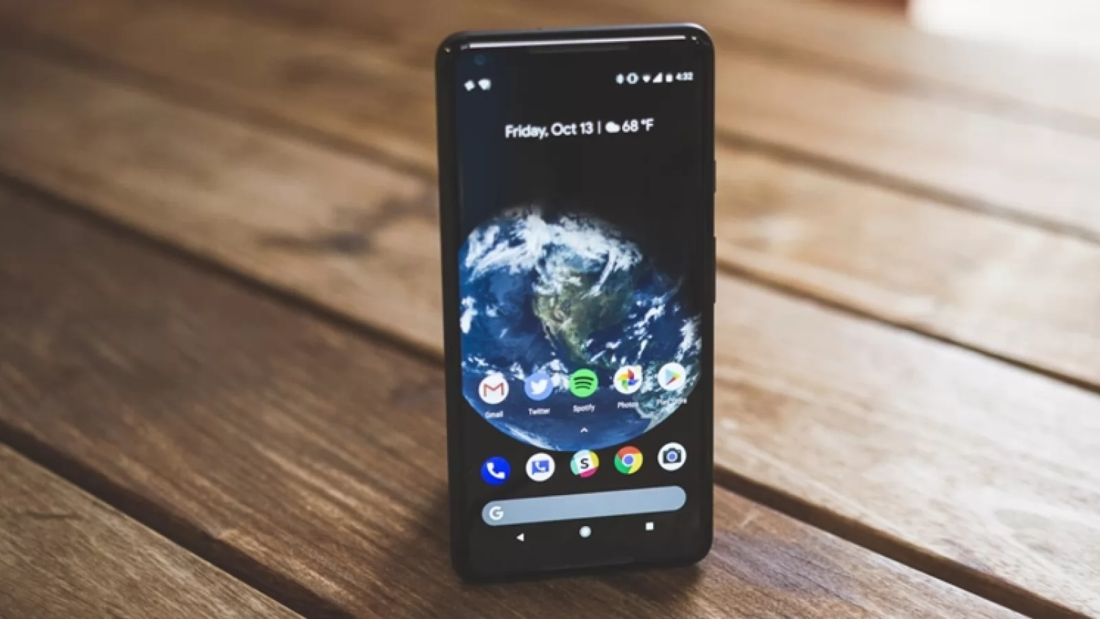 Pixel 2 și Pixel 2 XL primesc o actualizare software ce include soluție pentru prevenirea efectului burn-in; se umblă și la culori, luminozitate