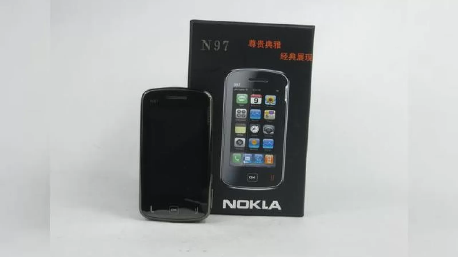 Clona chinezeasca a lui Nokia N97, o imitatie nereusita a originalului?