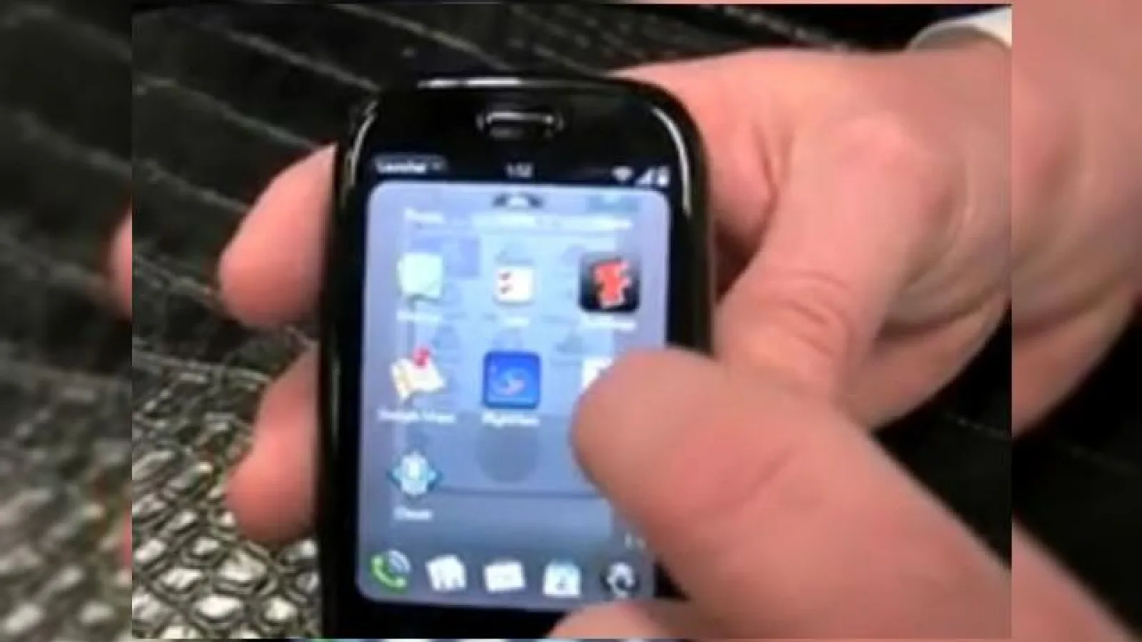 Palm Pre, mai bun decat iPhone?; Cele mai populare aplicatii de pe Pre (Video)