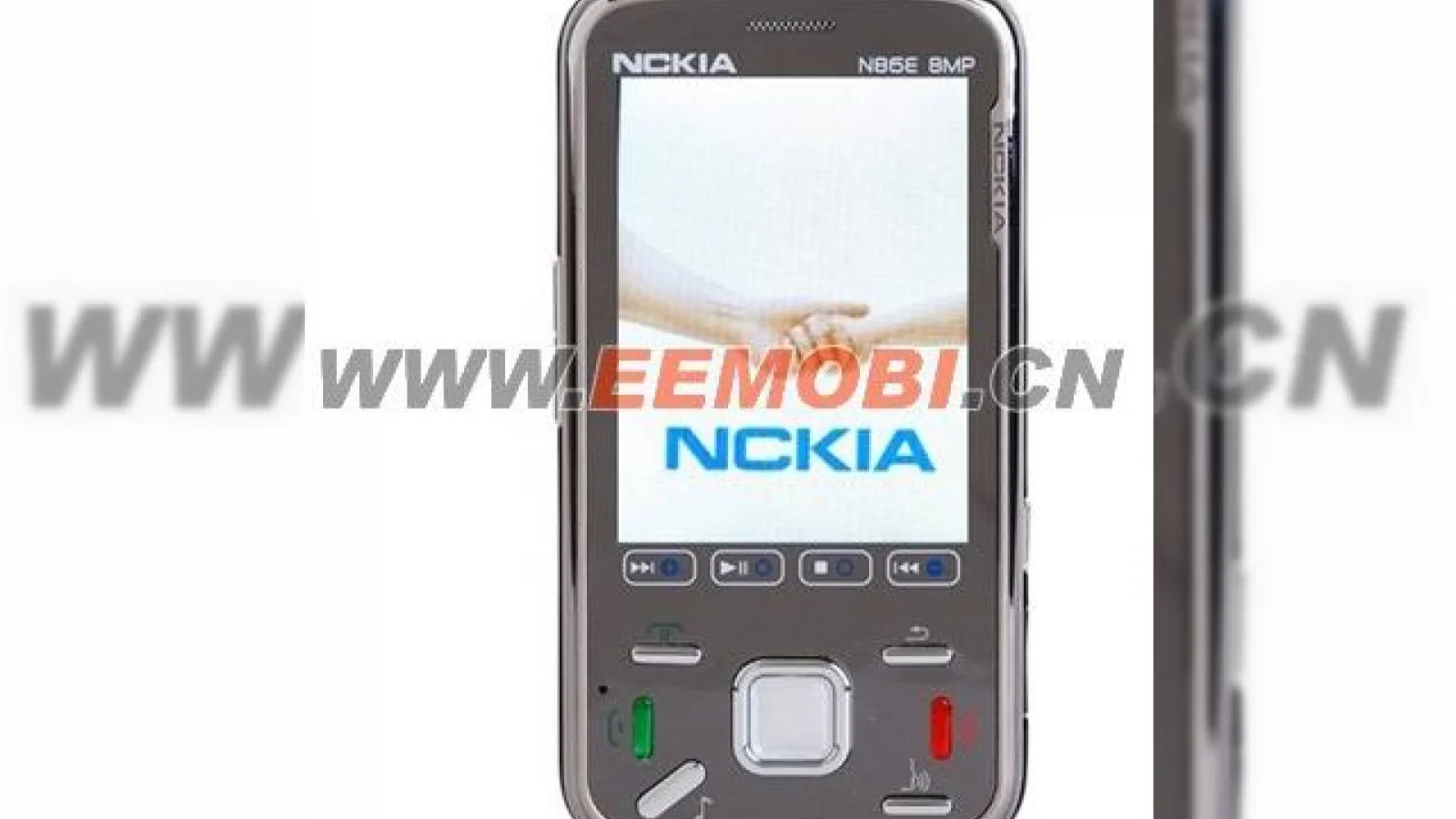 Clona lui Nokia N86, telefonul cu camera 8 megapixeli, costa doar 112 dolari