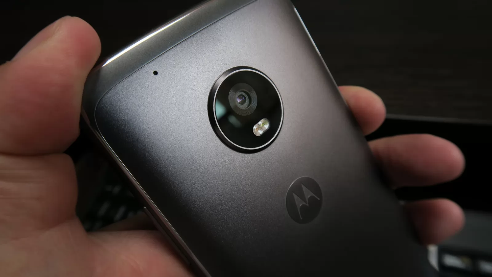 Motorola Moto G5 Plus: Cameră căreia îi lipseşte constantă la foto, e OK la video