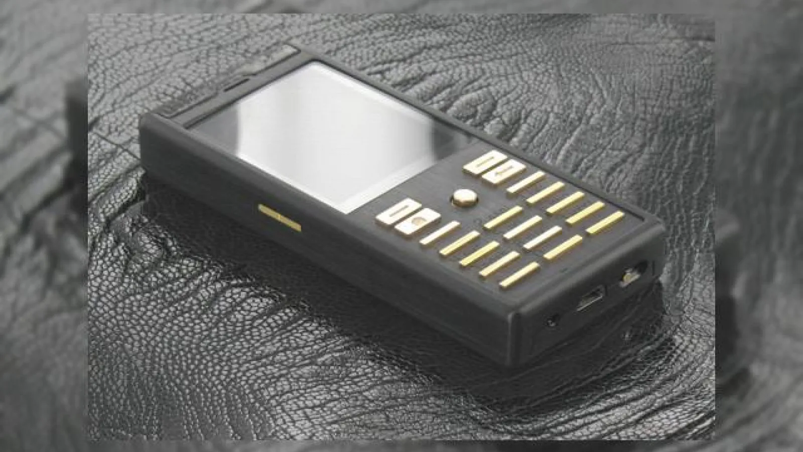 Belleperre Nero Gold, telefonul de lux redefinit