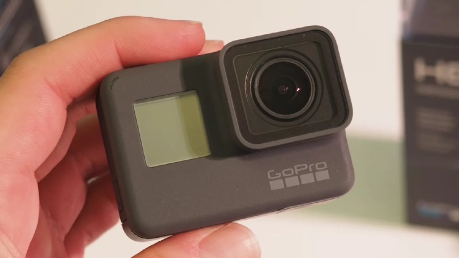 Turul Magazinelor #336: Periuţa electrică sub 100 lei, cameră GoPro Hero 5 la reducere mare, staţie de călcat şi maşina de spălat vase cu discount generos