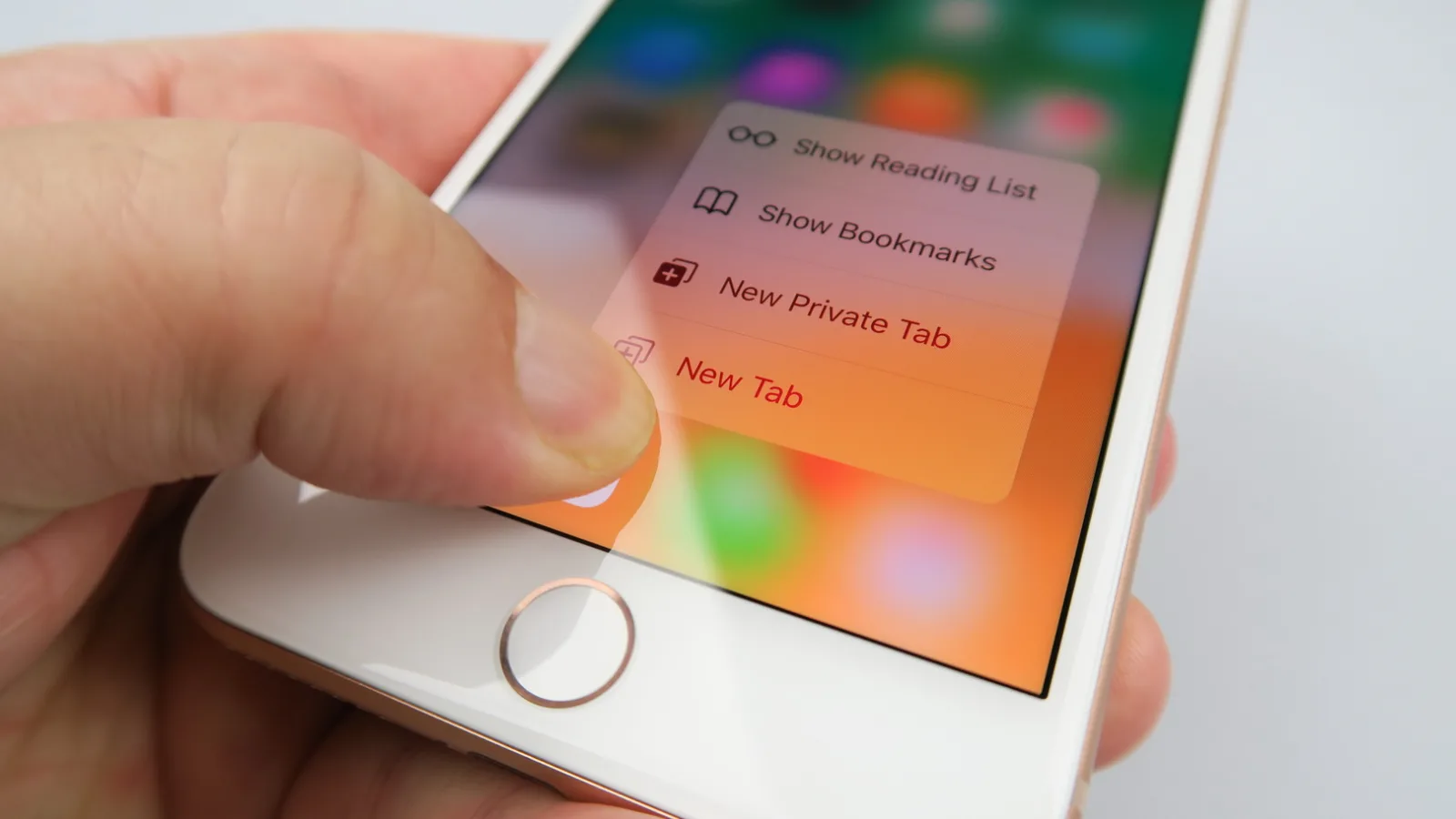 Apple iPhone 8 Plus: Display luminos şi viu colorat, ultimul strigăt IPS LCD la Apple
