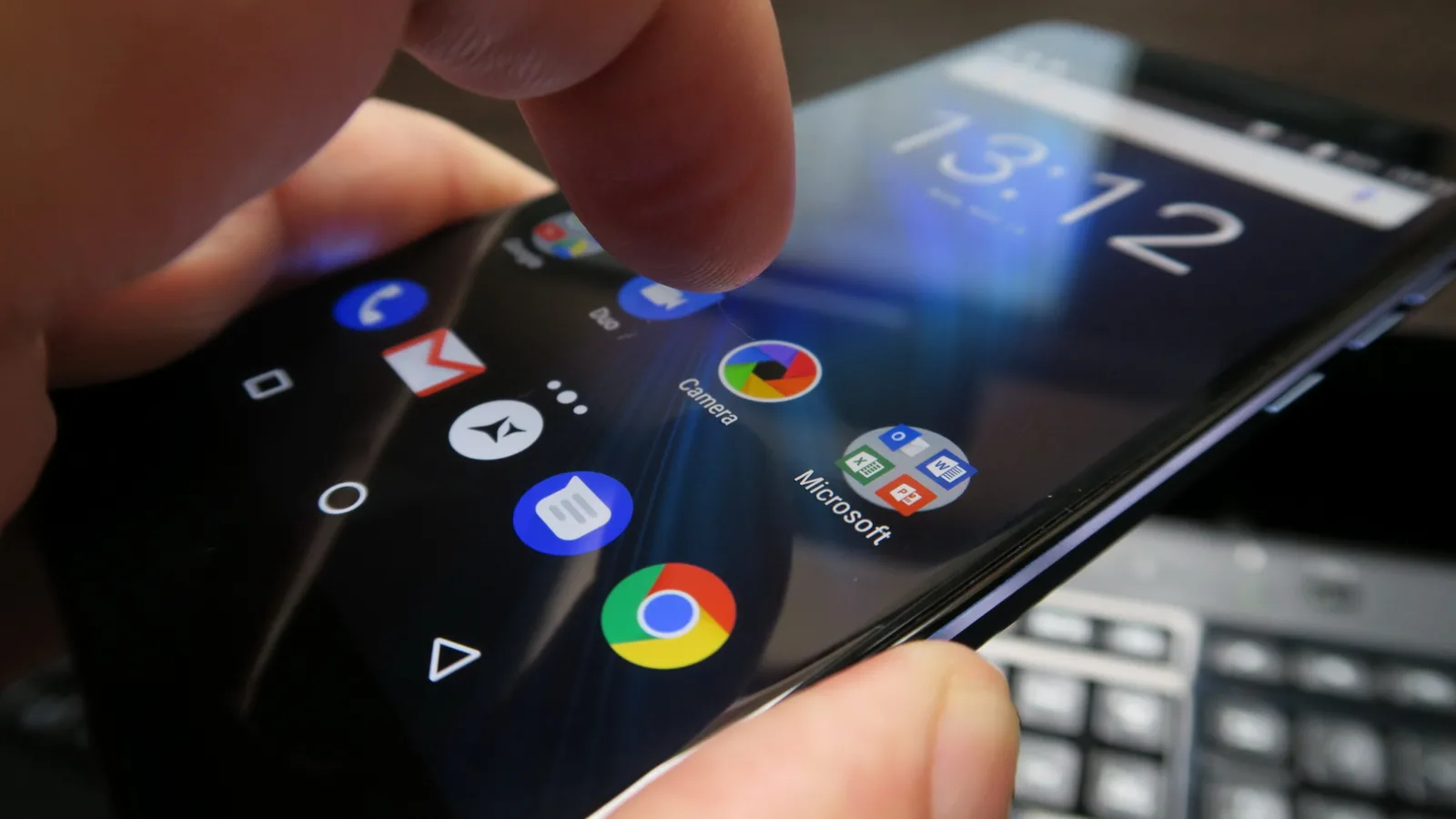 Allview X4 Soul Vision: OS, UI, aplicaţii stock pe bază de Nougat și extra funcții pentru proiector