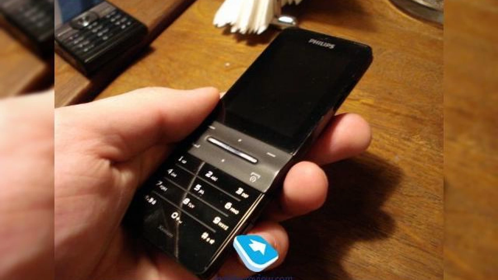 Philips Xenium X550, inca un telefon cu durata de viata impresionanta a bateriei