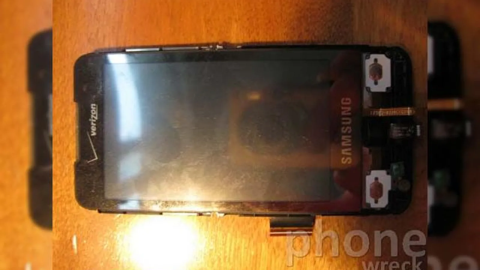 Samsung Omnia i910 analizat si "disecat"