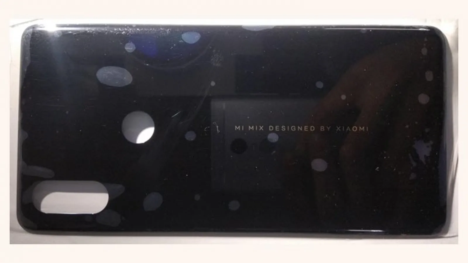 Xiaomi Mi MIX 3 are deja parte de o scăpare, pare să vină cu un decupaj de cameră duală stil iPhone X