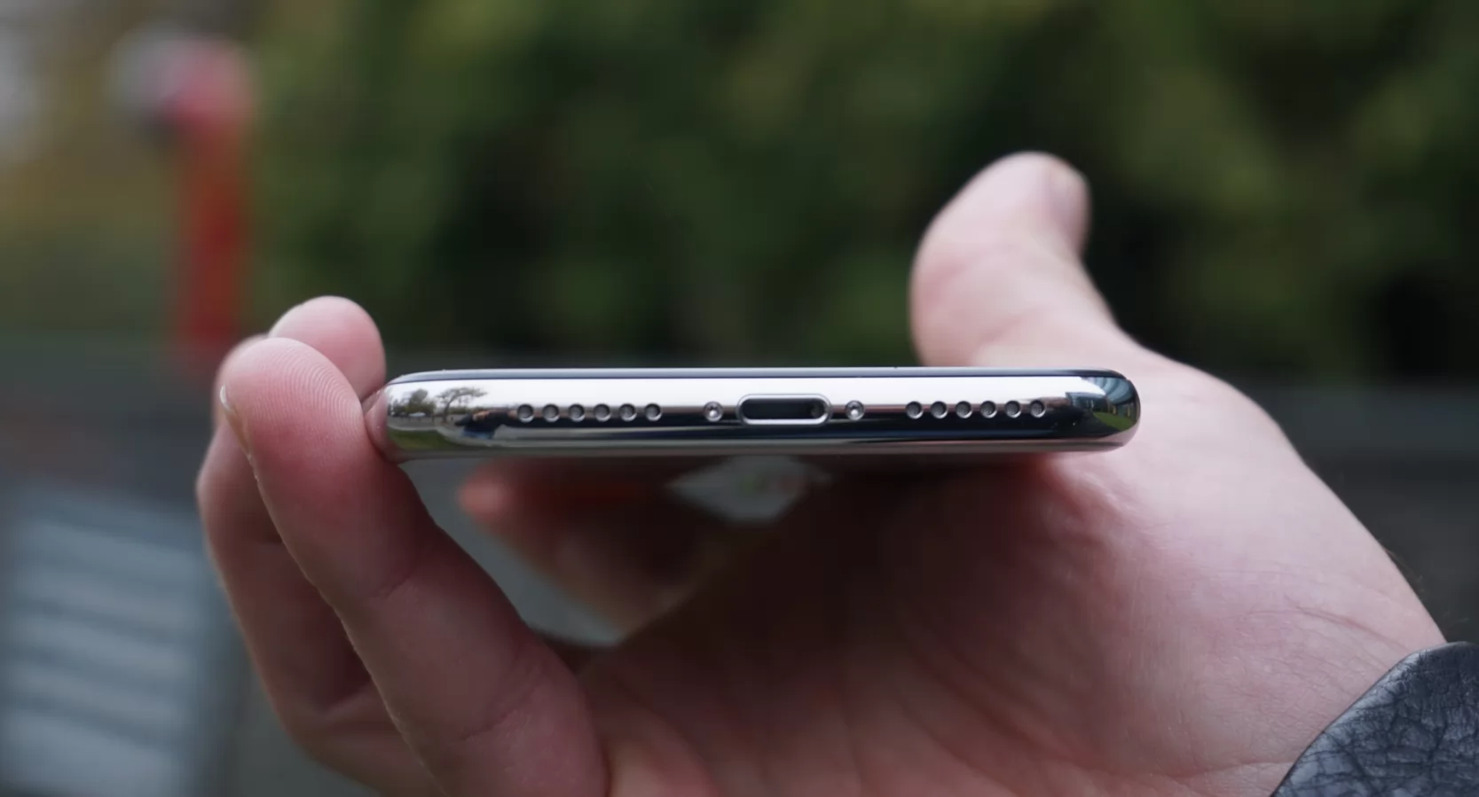 Apple iPhone X: Multimedia cu volum foarte ridicat, peste generaţia iPhone 7
