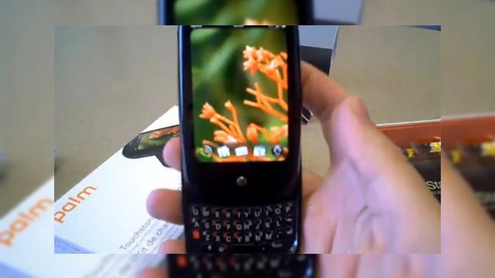 Palm Pre, scos din cutie si analizat in fata camerei (Video)