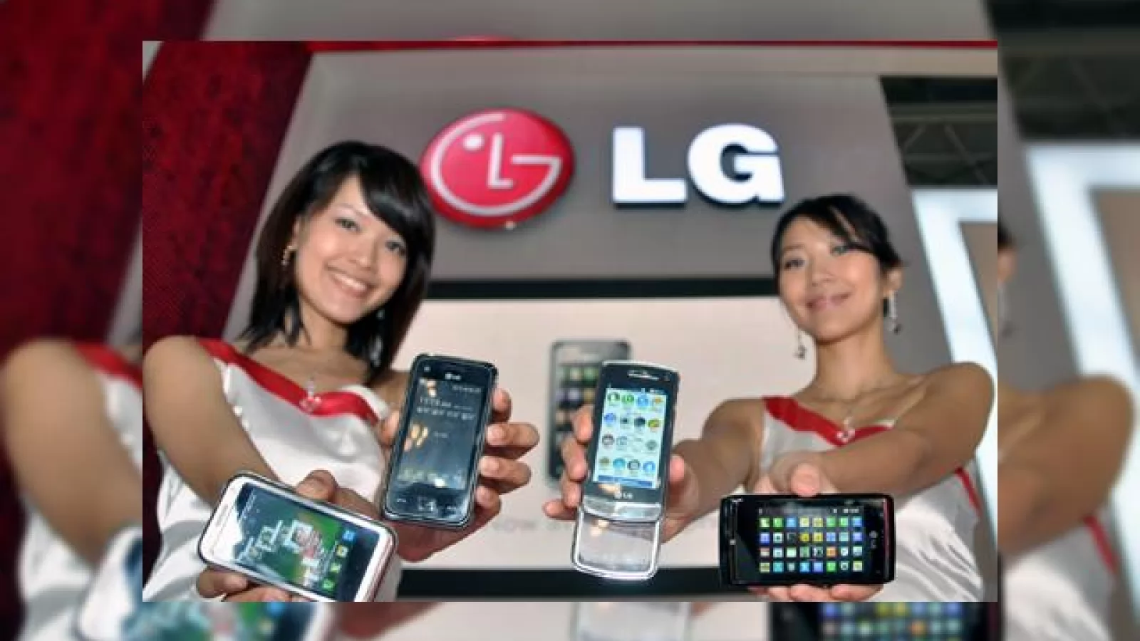 LG prezinta noi telefoane ce folosesc interfata S-Class la CommunicAsia 2009