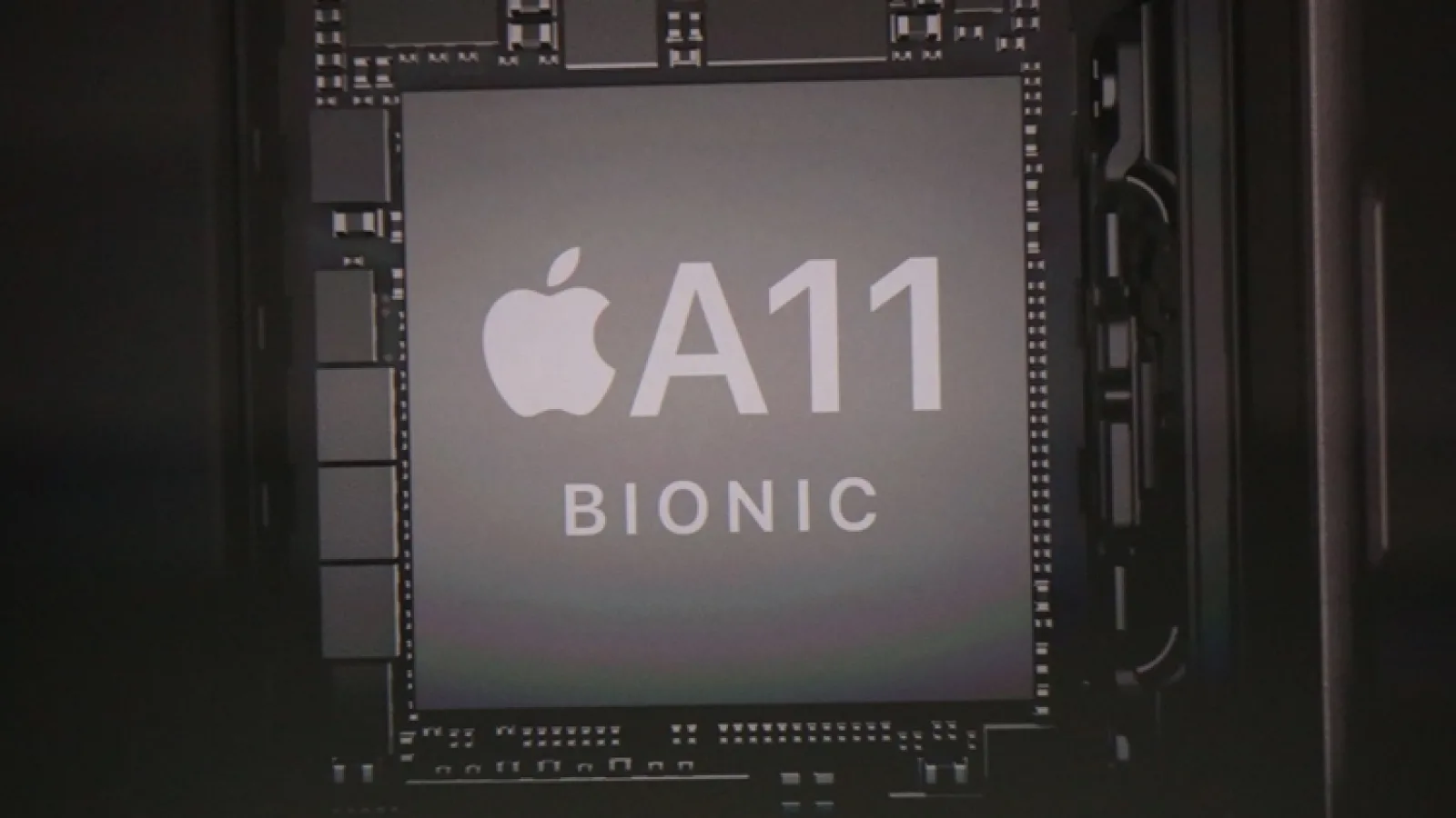 Google a furat un angajat cheie de la Apple, responsabil cu design-ul de chipset-uri