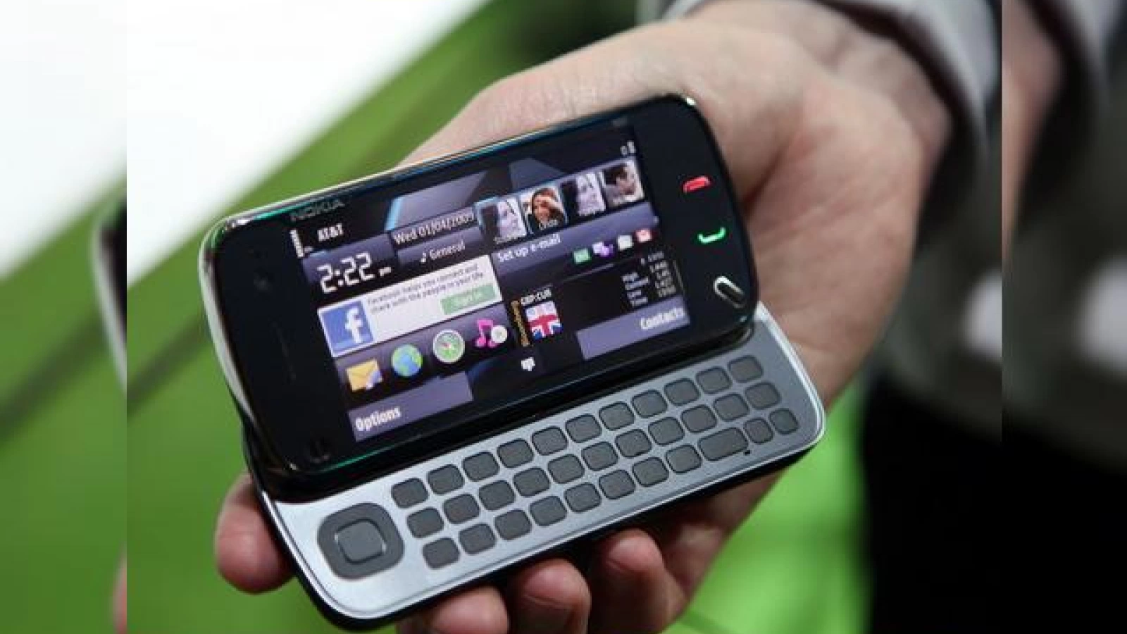 Nokia N97 primeste un update oficial de firmware; numeroase buguri rezolvate