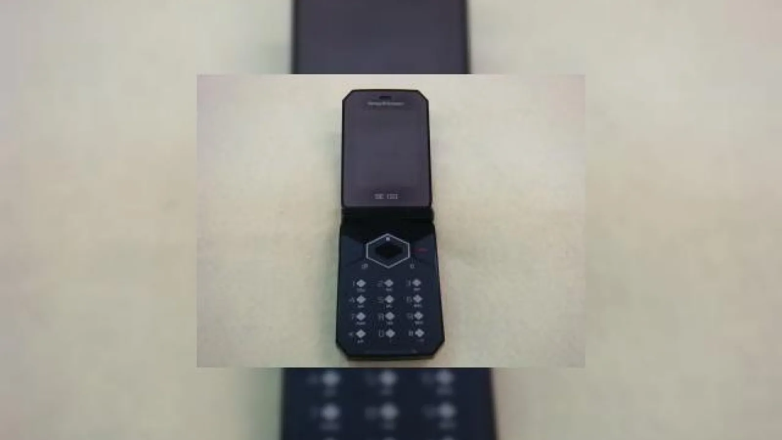 Telefonul cu clapeta Sony Ericsson Bao a scapat pe web