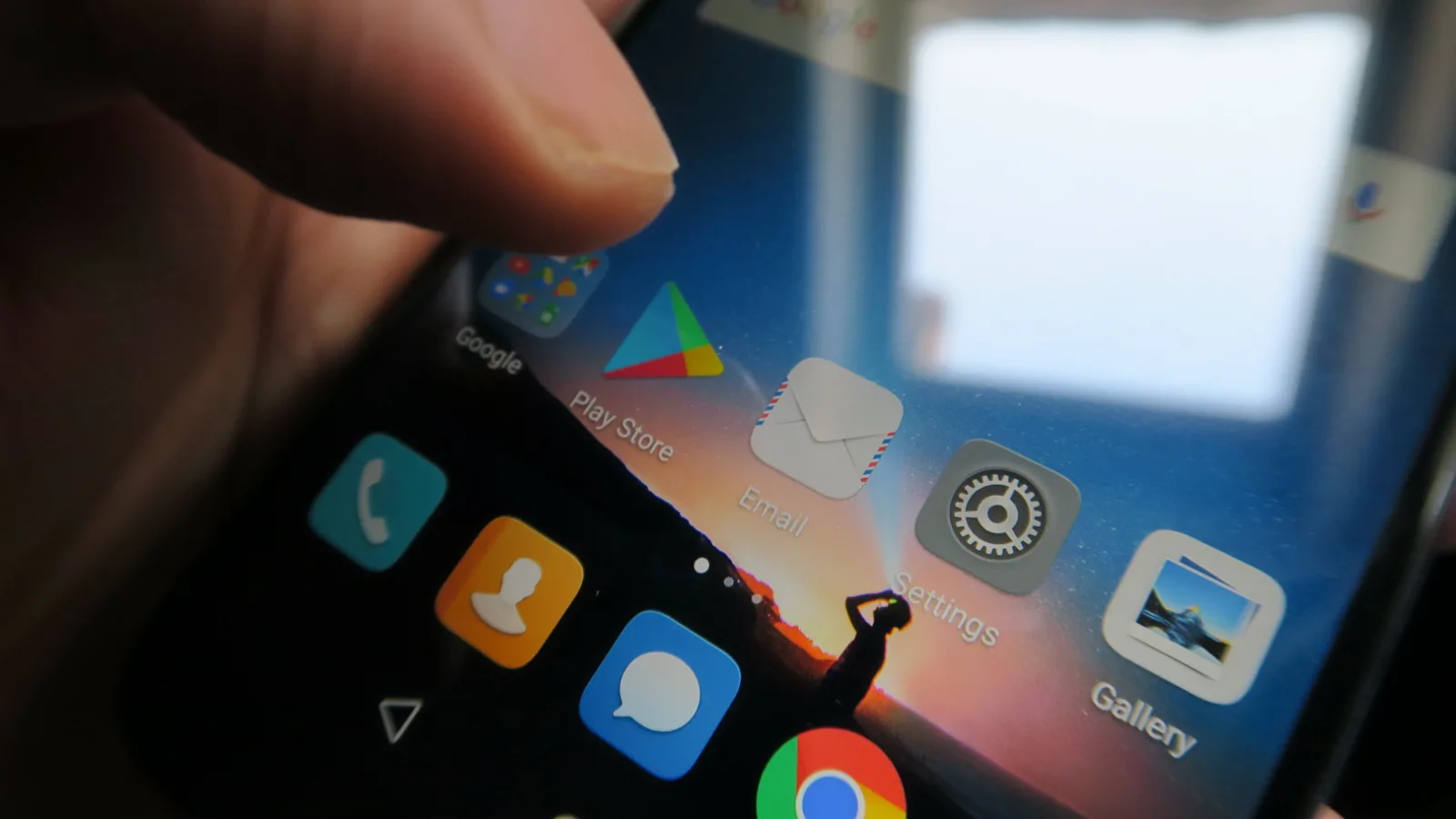 Huawei Mate 10 Lite: OS, UI, aplicaţii din epoca EMUI 5.1 + Android 7.0