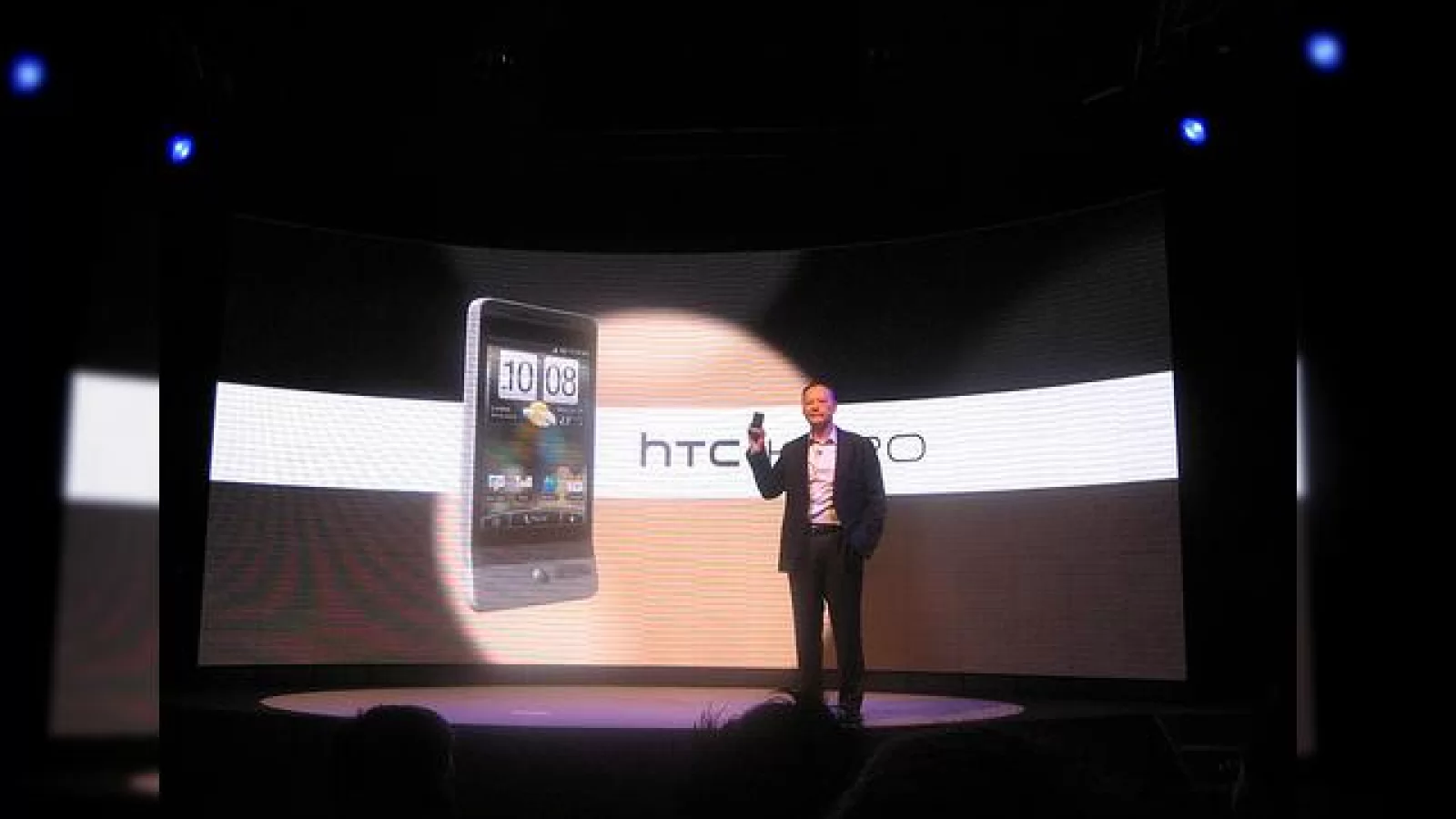 Cum va raspunde Vodafone ofertei Orange care include noul iPhone 3GS? Sa fie HTC Hero "eroul" de care au ei nevoie?