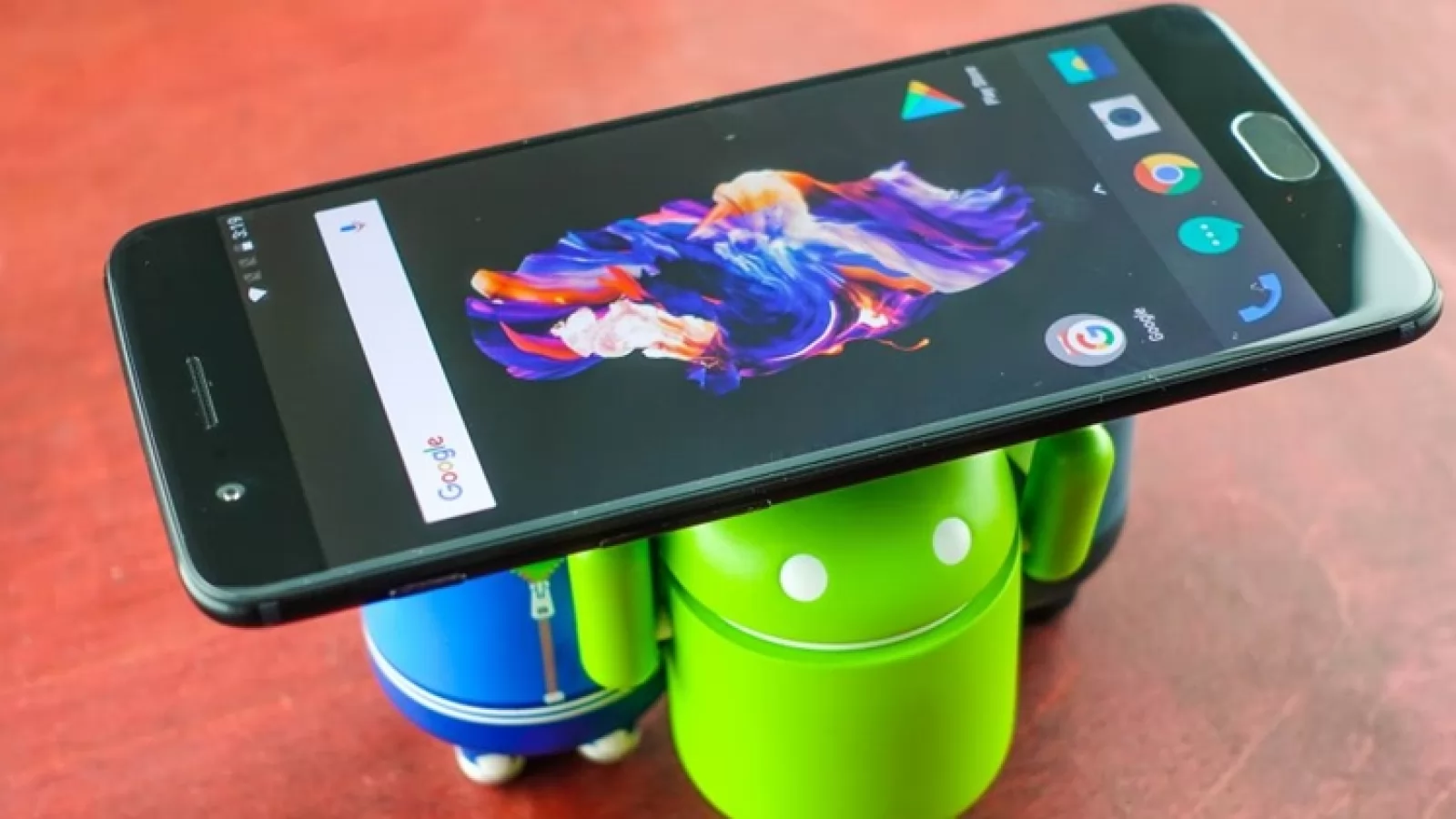 OnePlus reia procesul de actualizare la Android 8.0 Oreo pentru smartphone-ul OnePlus 5 la nivel global