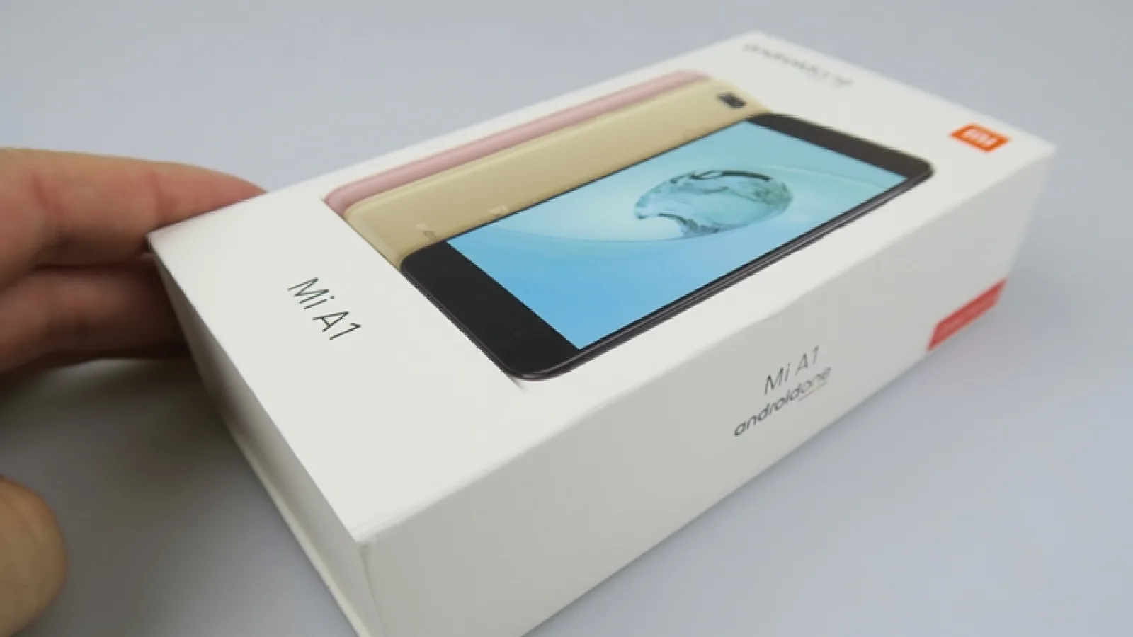 Xiaomi reia procesul de actualizare la Oreo pentru smartphone-ul Mi A1
