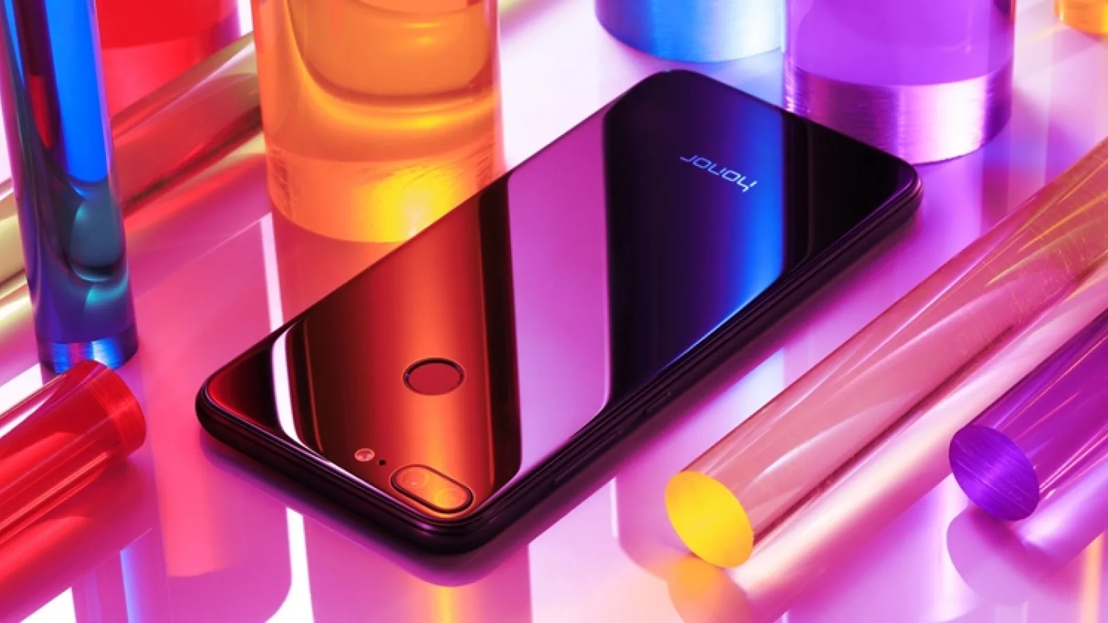Huawei confirmă ce telefoane din seria Honor vor primi actualizarea la EMUI 8.0