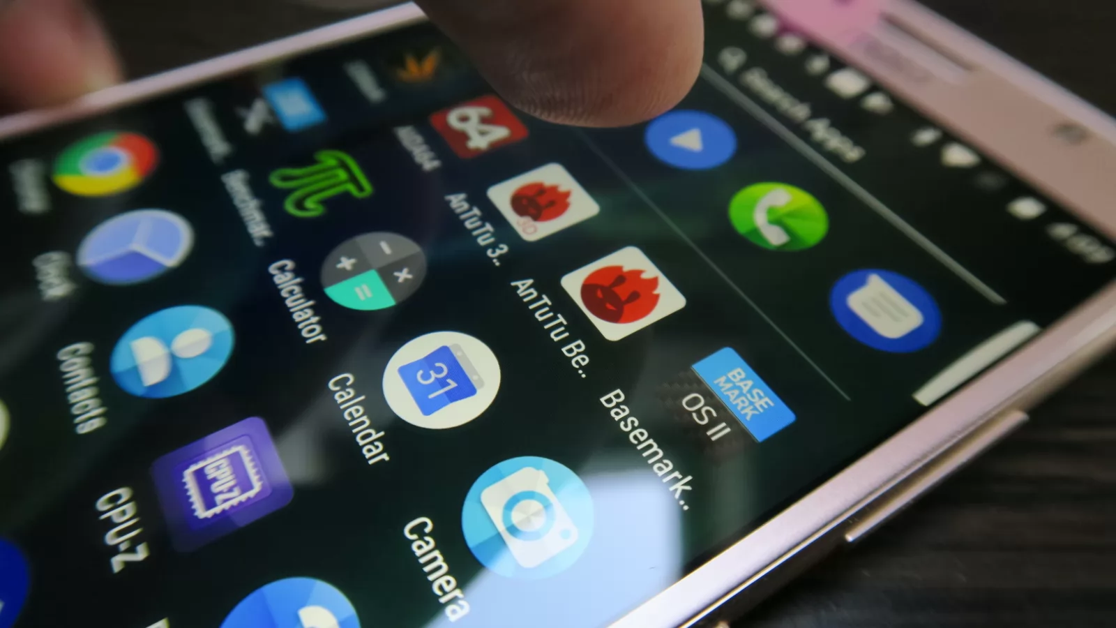 Motorola Moto G5S Plus: Benchmark-uri peste aşteptări, performanță peste unele midrangere celebre