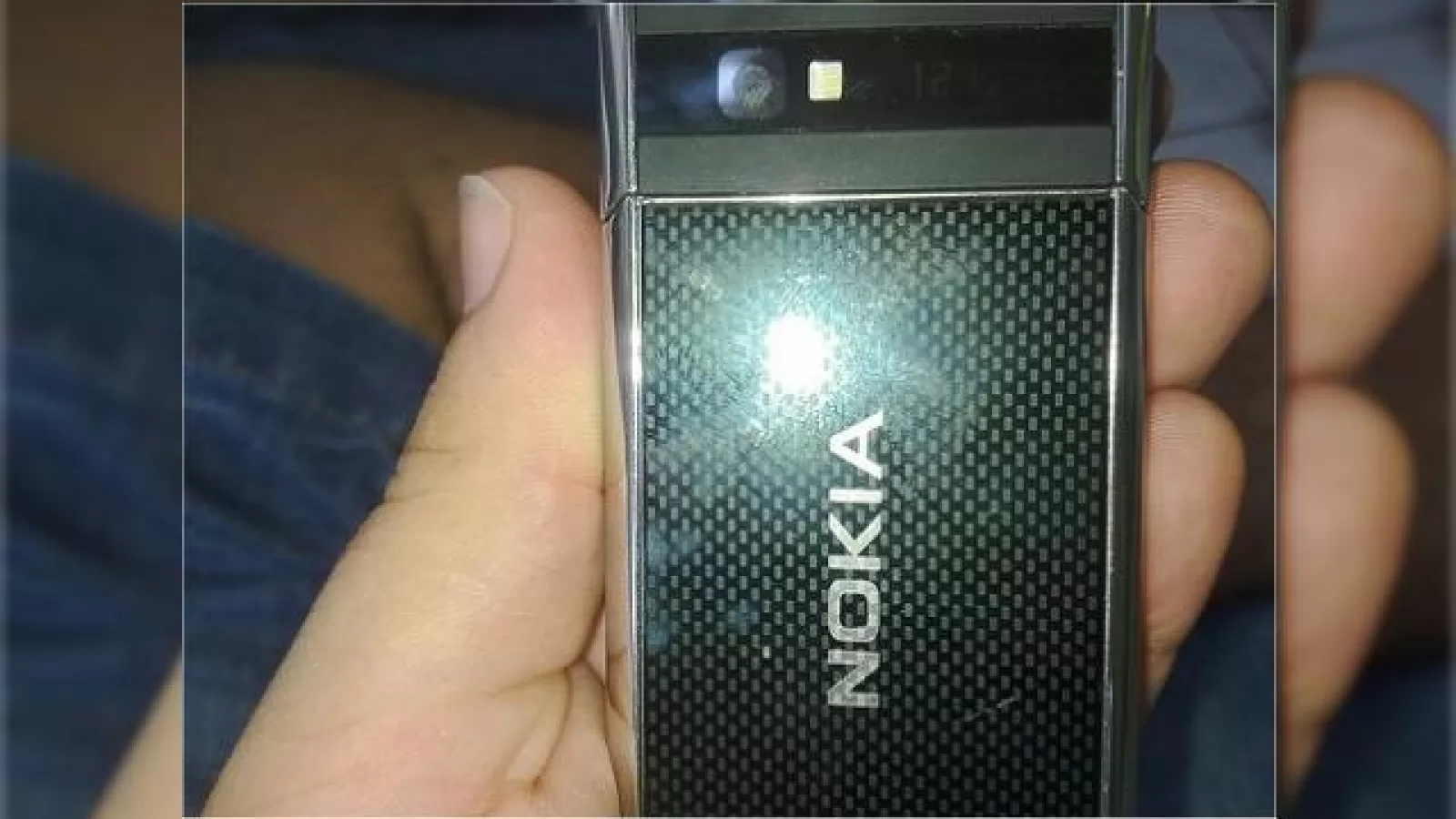 Telefonul Nokia cu camera de 12 megapixeli, un fals nereusit?