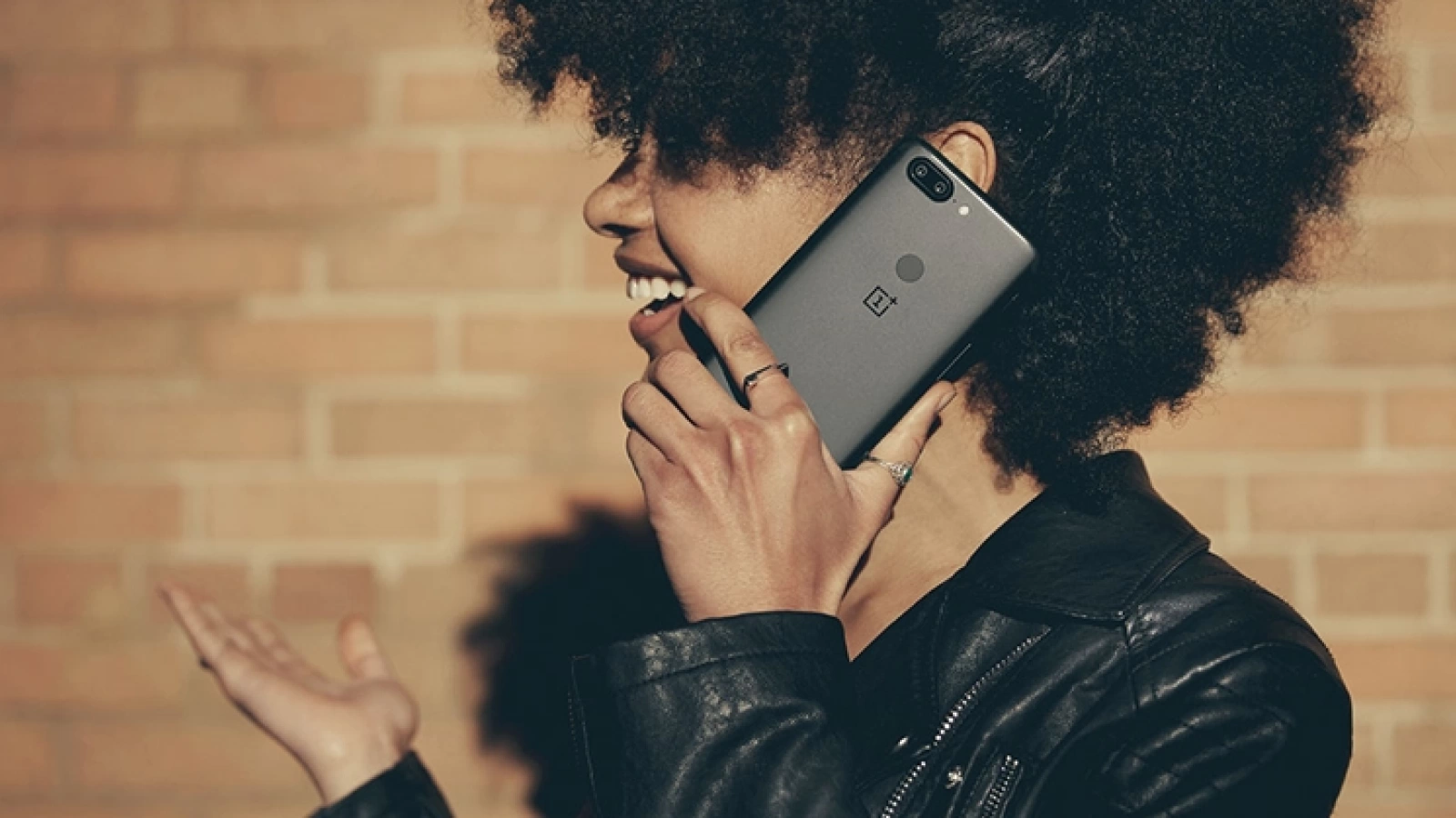 Iată unde puteți găsi flagship-ul OnePlus 5T (6 GB RAM) cu 40 euro mai ieftin decât pe site-ul oficial al companiei producătoare
