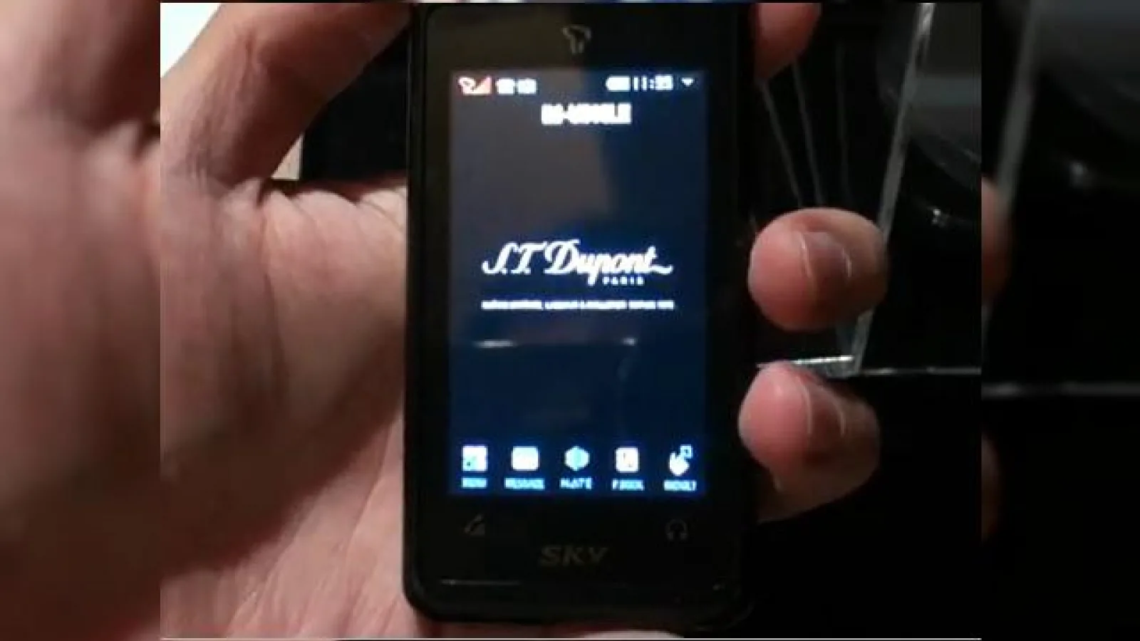 Pantech anunta telefonul de lux Sky DuPont IM-U510LE