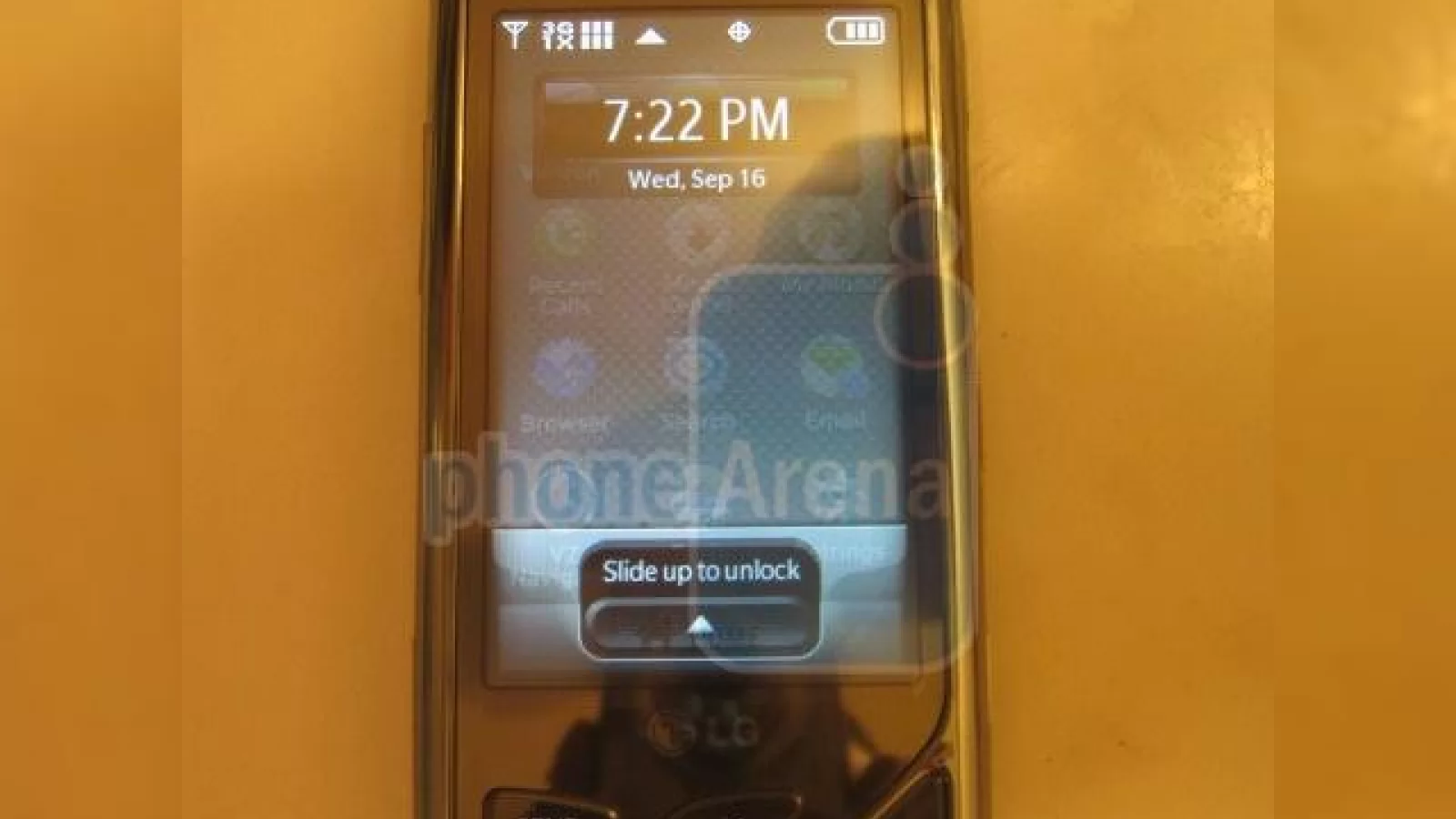 LG Chocolate Touch VX8575, o varianta neinspirata a telefonului