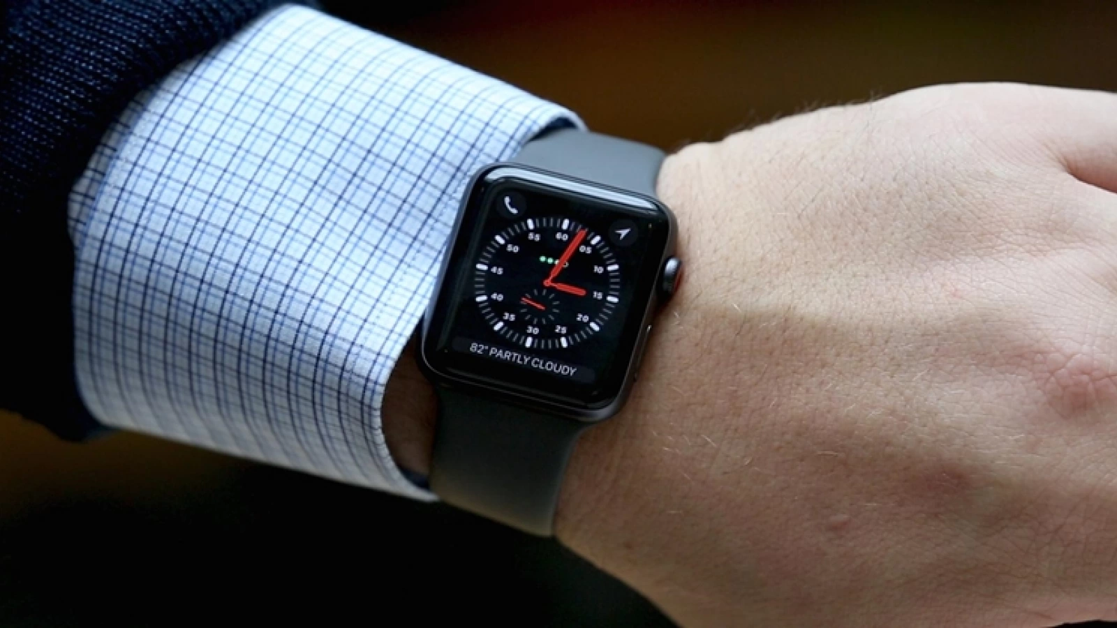 Apple Watch a fost livrat în 18 milioane de unităţi în anul 2017, în creştere cu 54% faţă de 2016; Bate recordurile precedente Fitbit