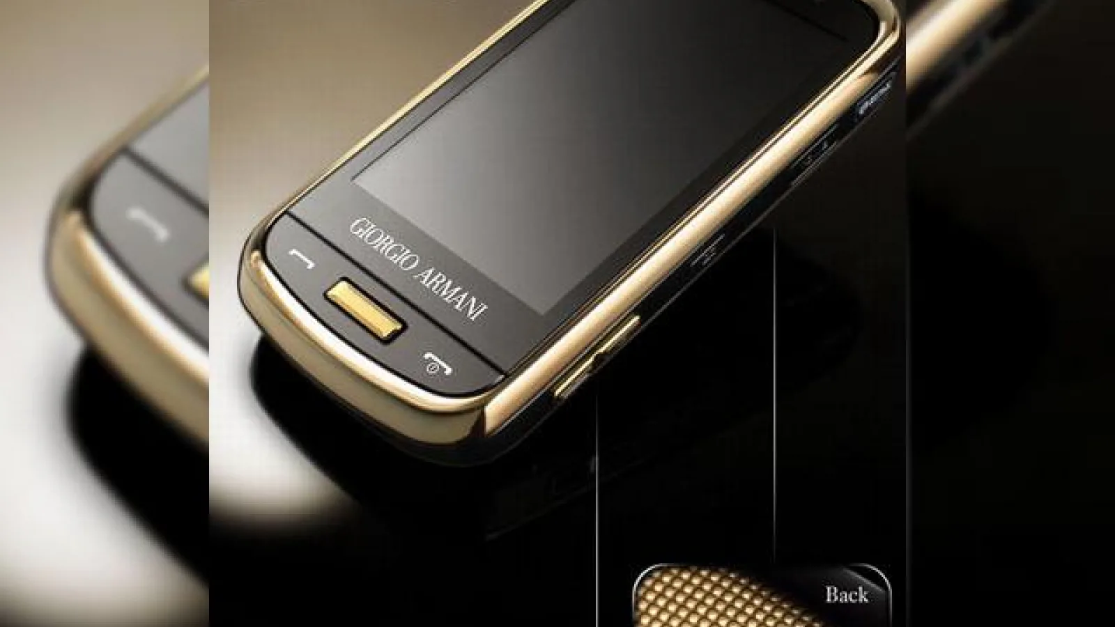Samsung Giorgio Armani W820/W8200, acum in imagini oficiale