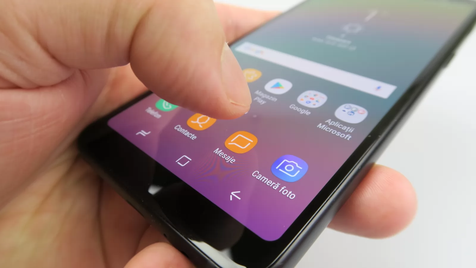 Samsung Galaxy A8 (2018): Conectivitate rapidă, toate standardele apreciate pe telefoanele care contează