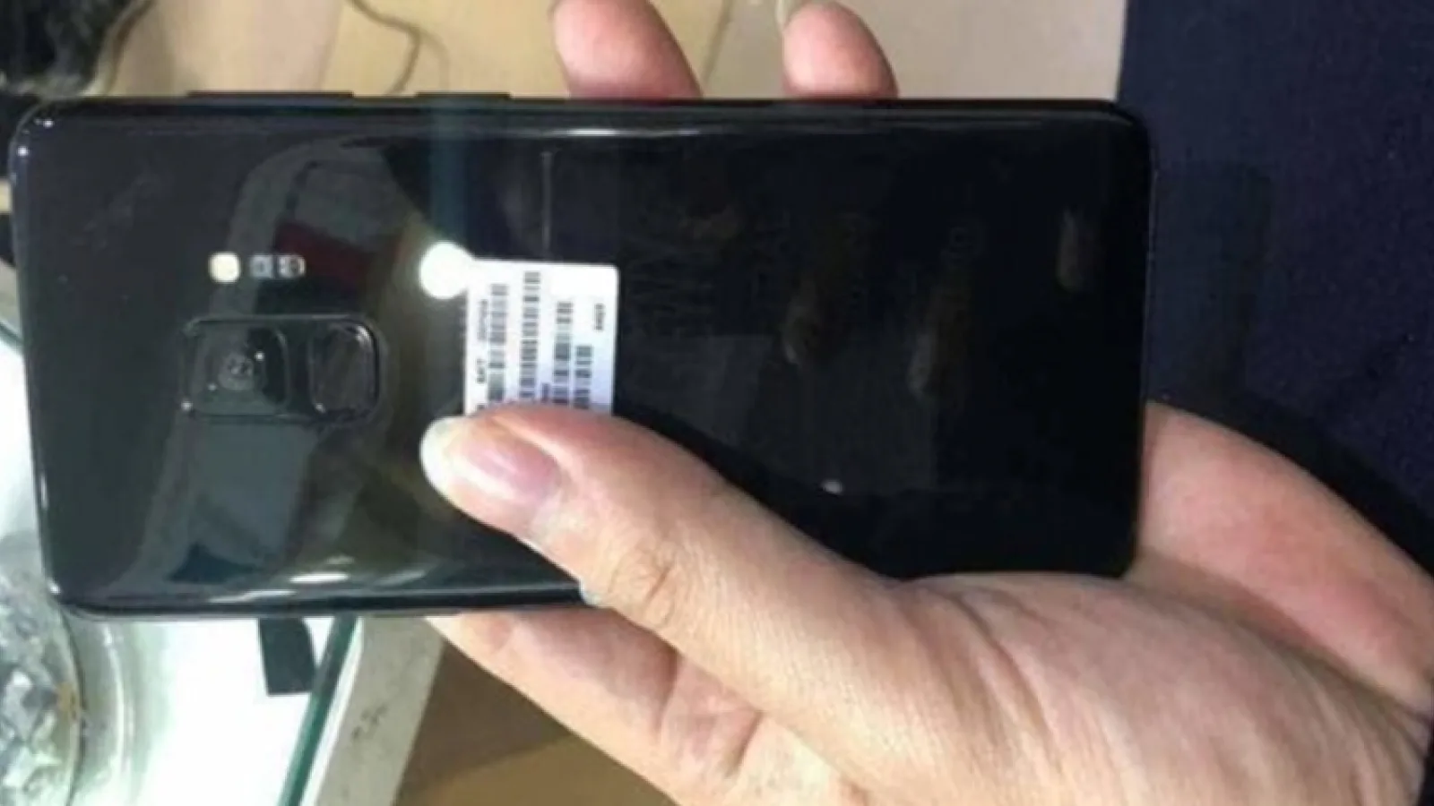 Samsung Galaxy S9 își face apariția în două fotografii hands-on credibile